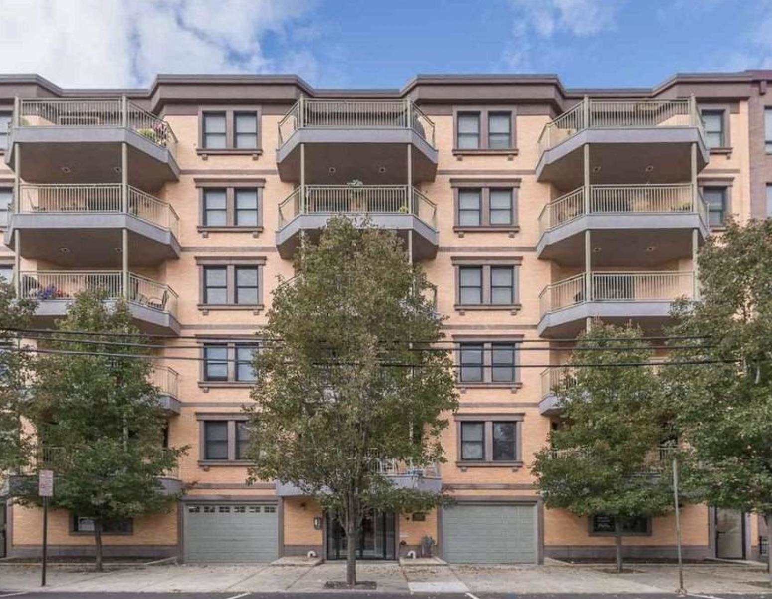 920 JEFFERSON ST Unit: 205