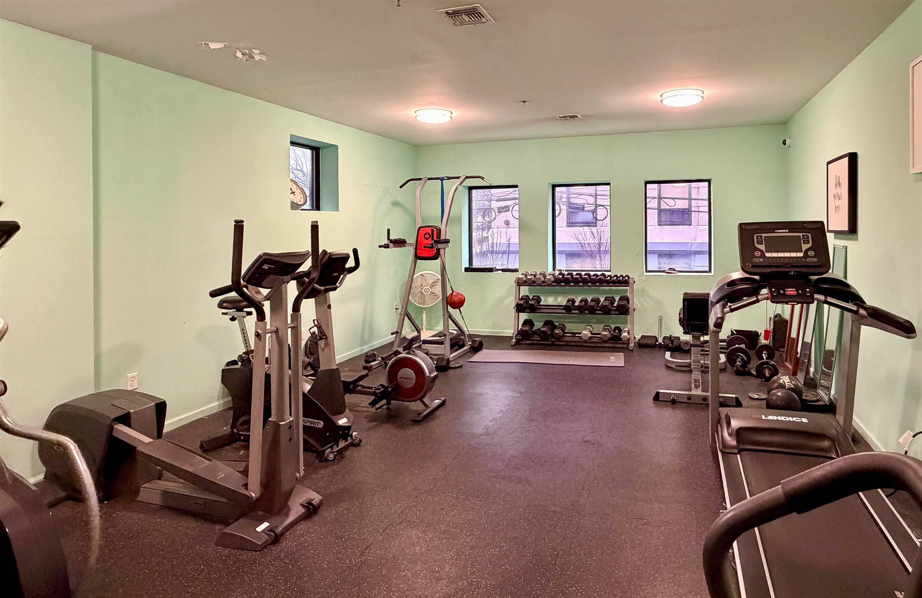 135 38TH ST Unit: 509