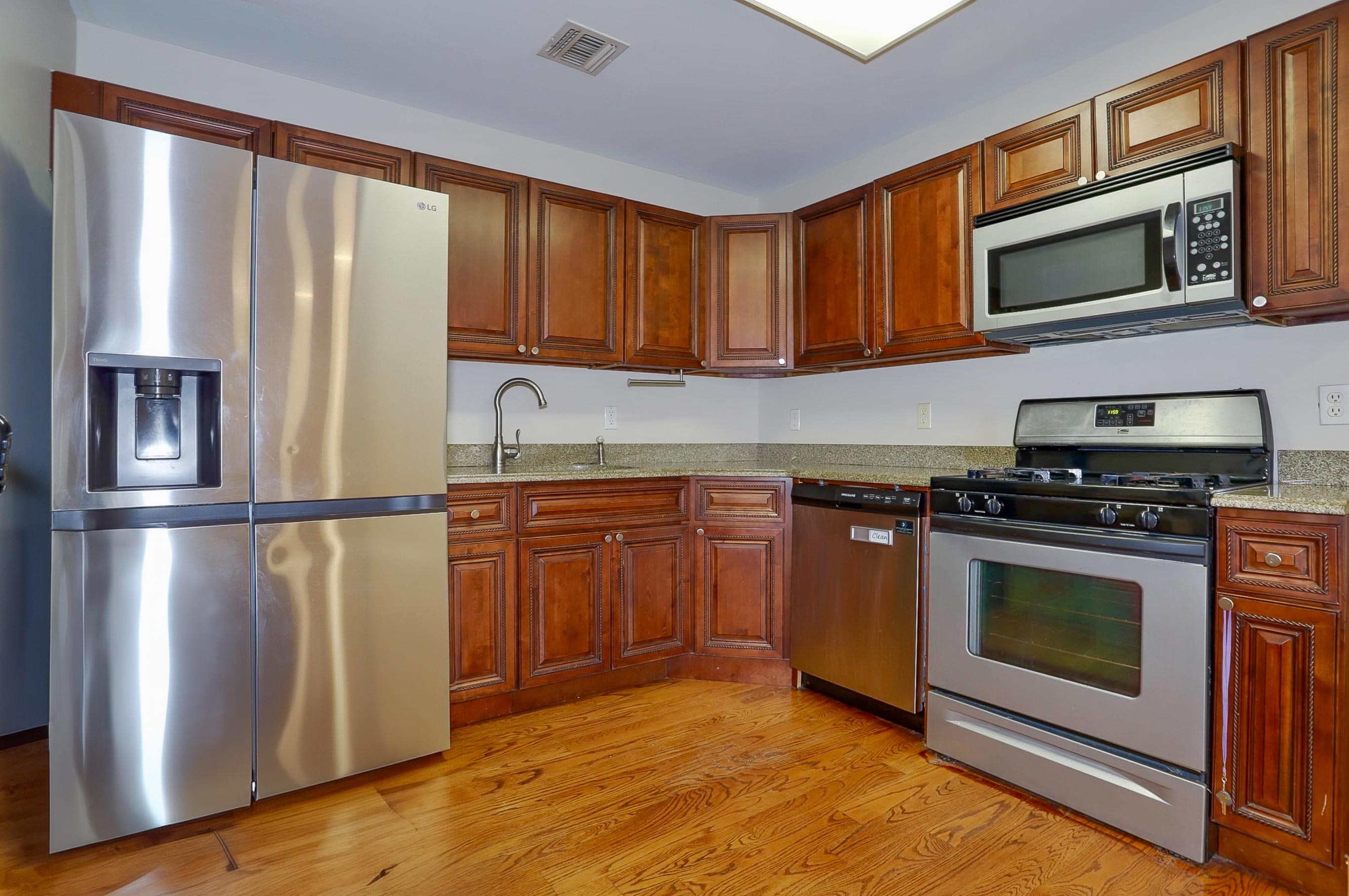 135 38TH ST Unit: 509