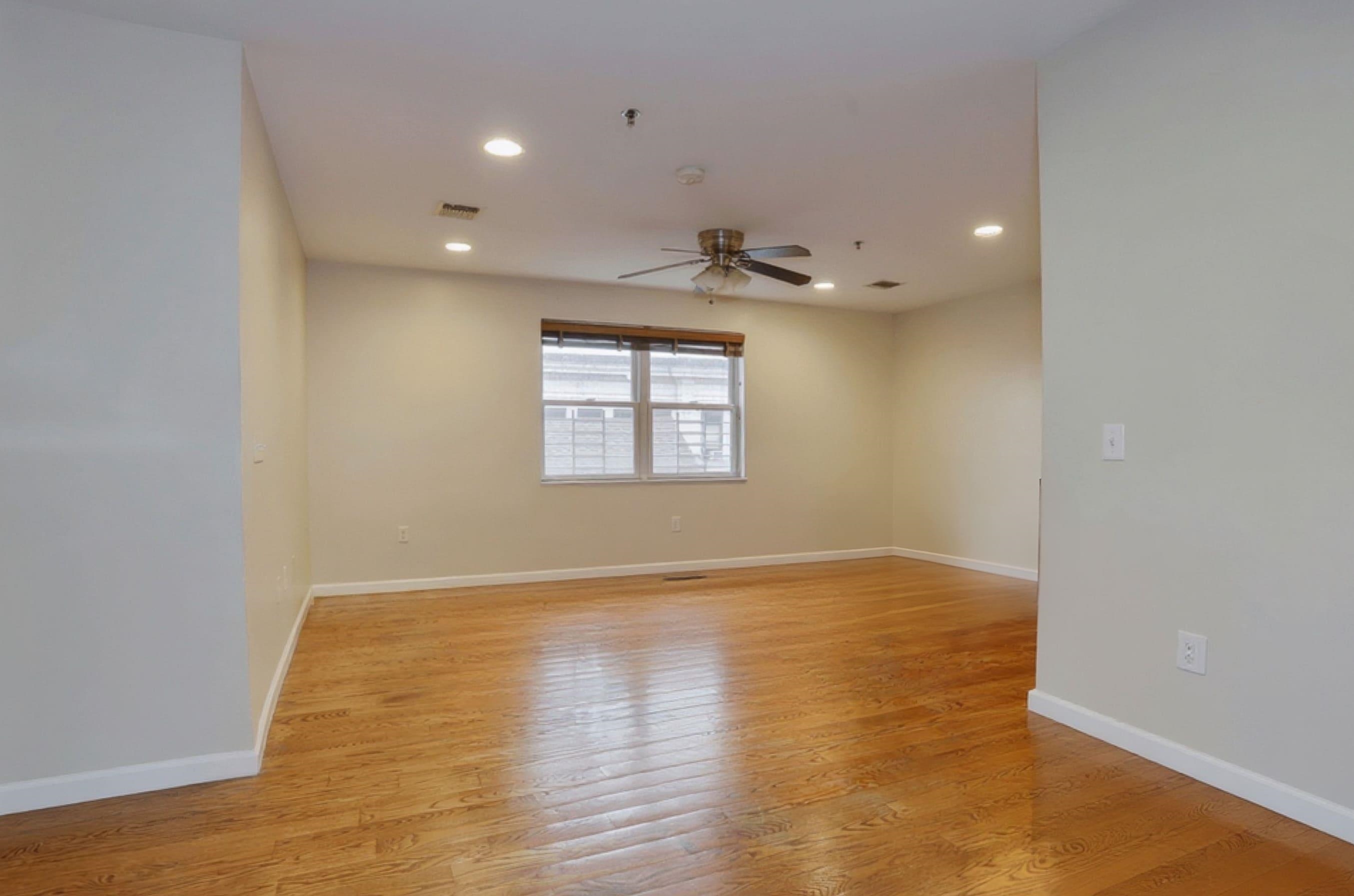 135 38TH ST Unit: 509