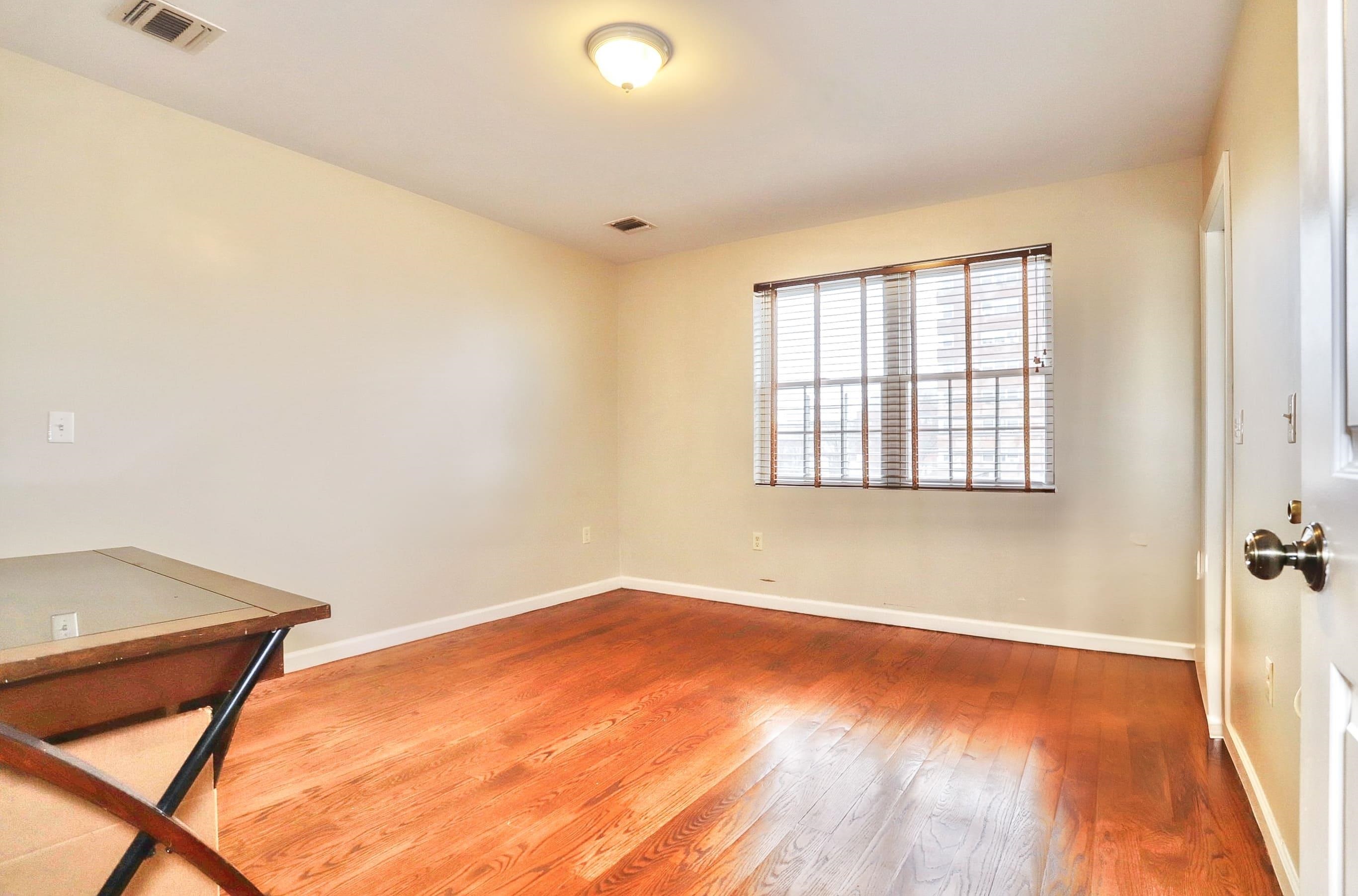 135 38TH ST Unit: 509