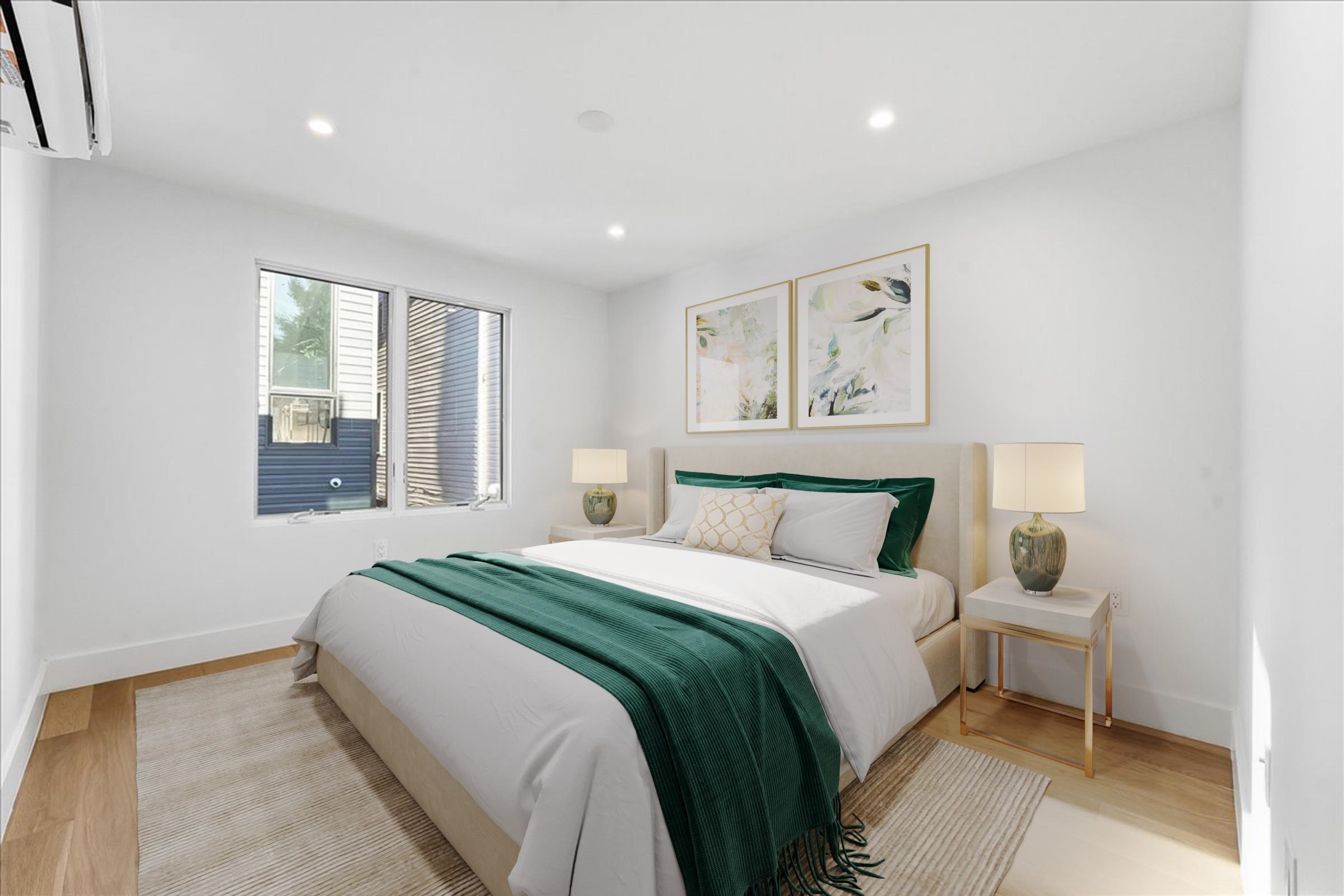 105 LAIDLAW AVE Unit: 4