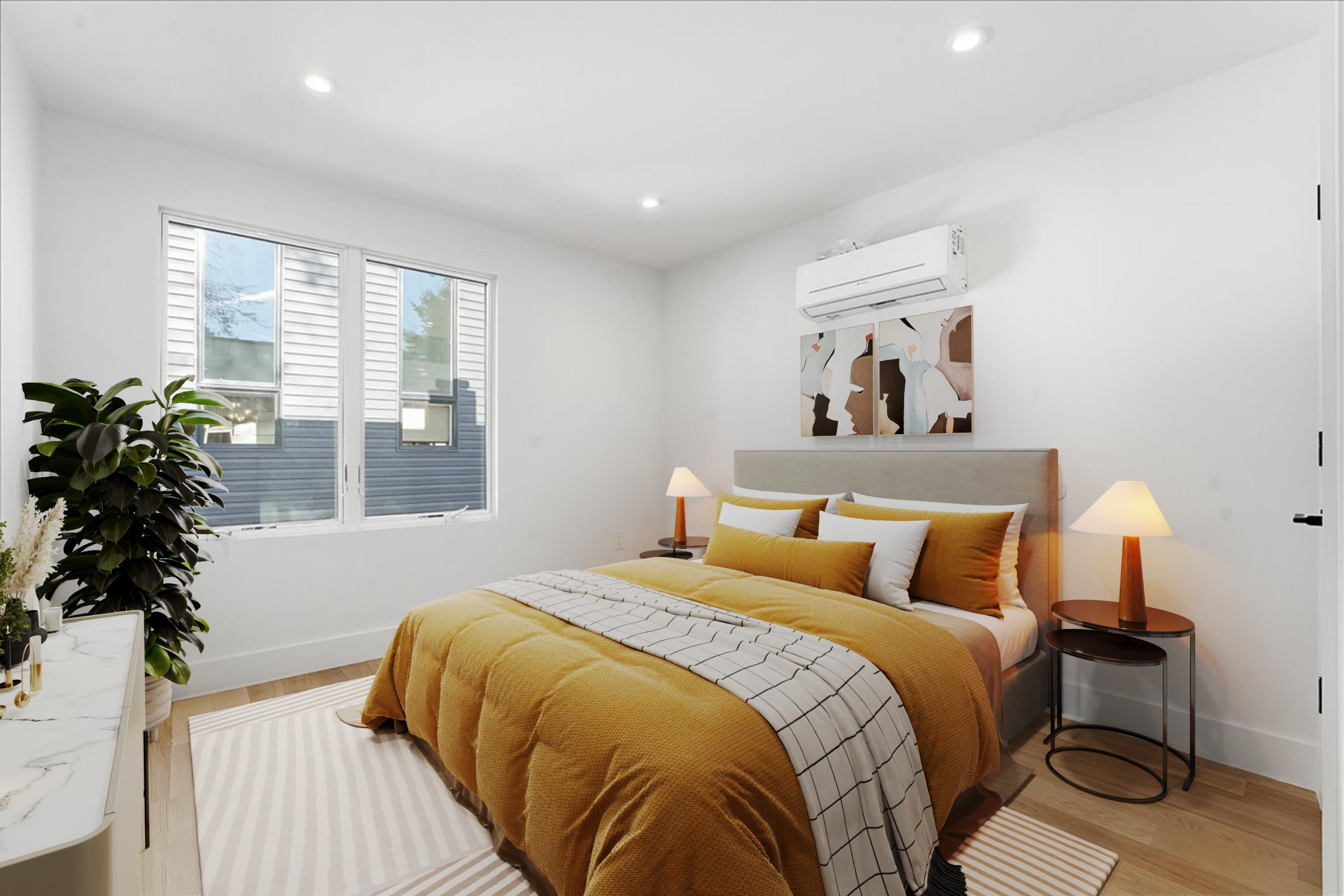 105 LAIDLAW AVE Unit: 4