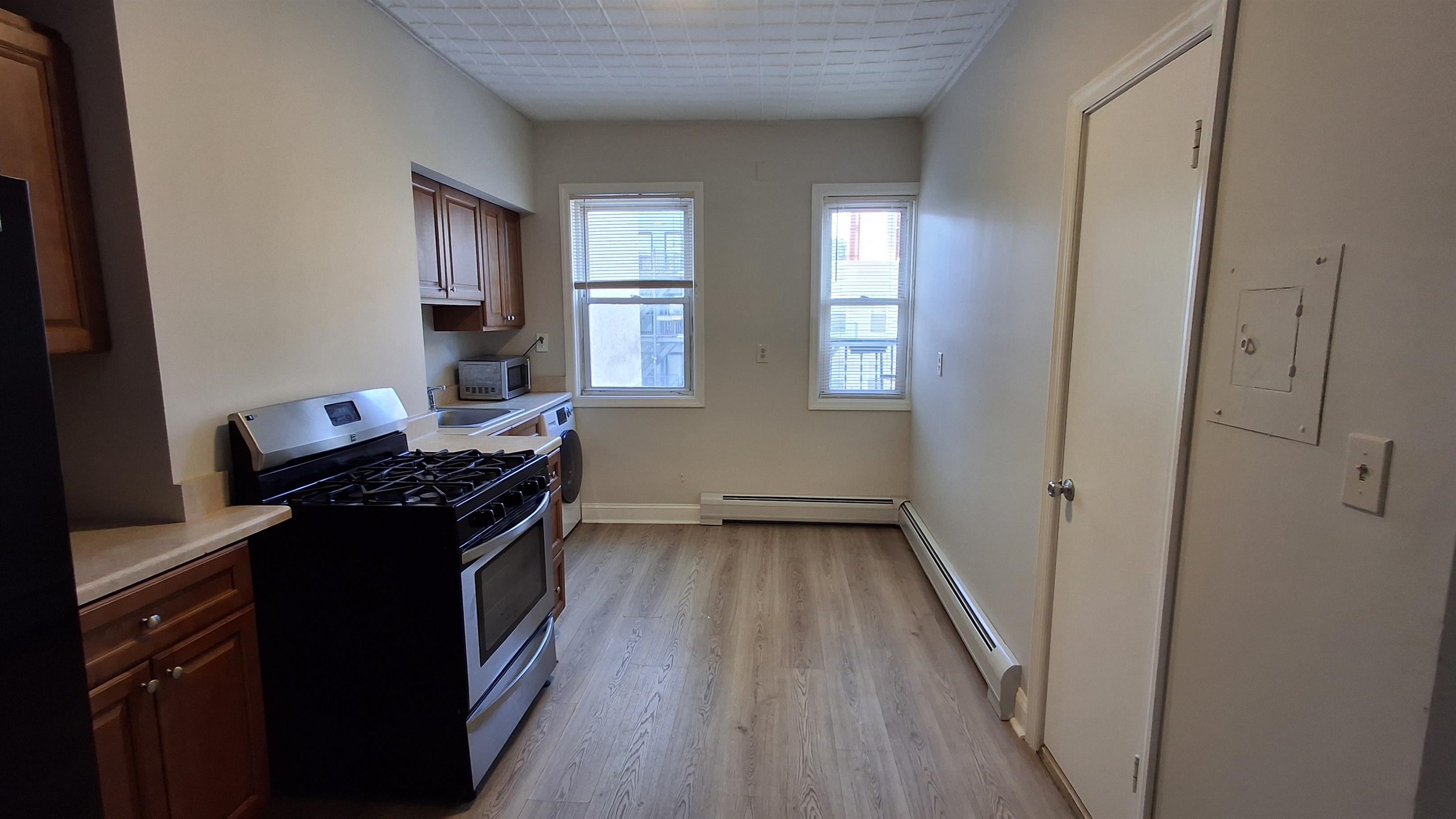 404 MADISON ST Unit: 3L