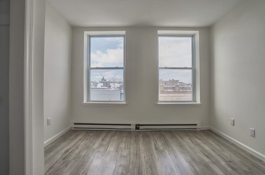 502 CENTRAL AVE Unit: D1