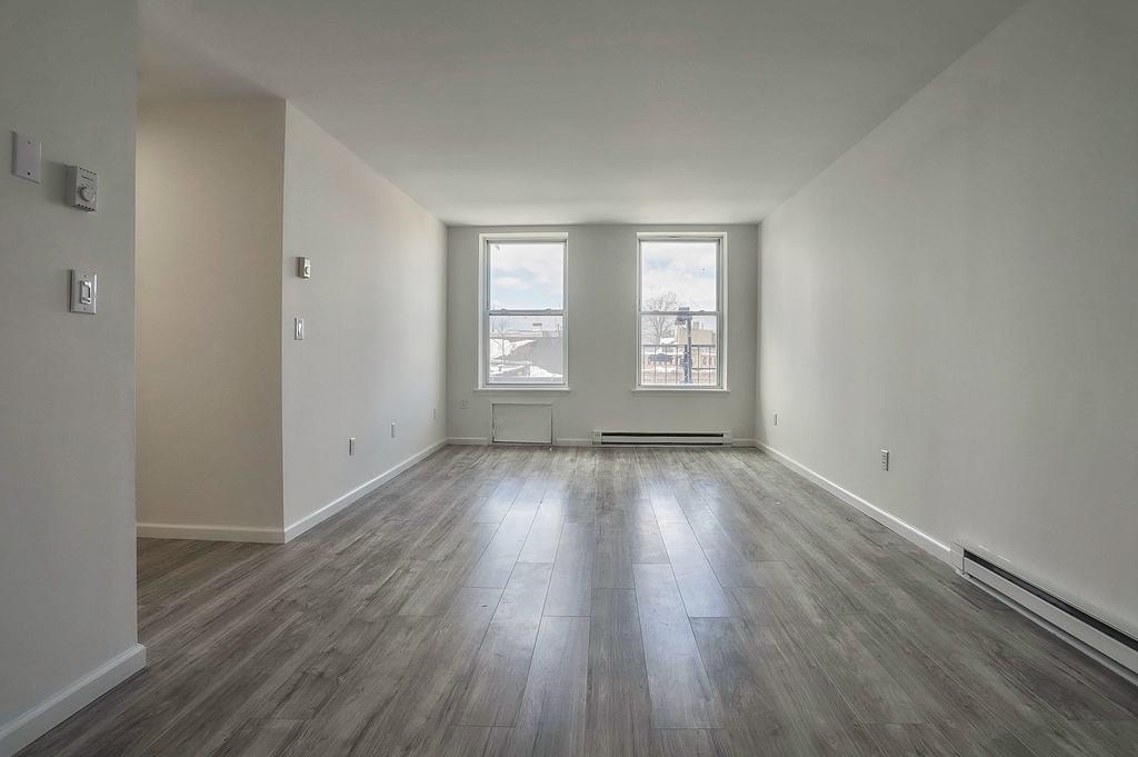 502 CENTRAL AVE Unit: D1