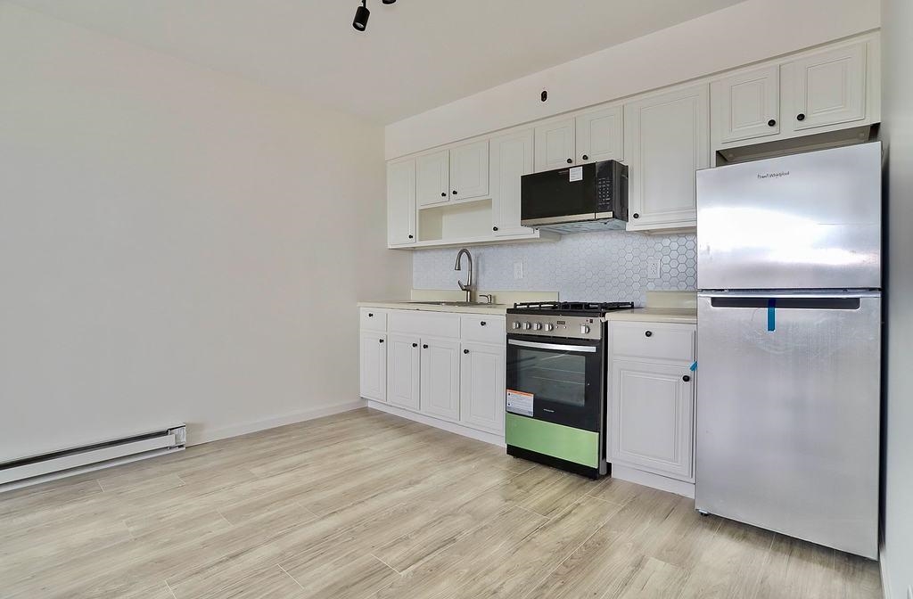 502 CENTRAL AVE Unit: D1