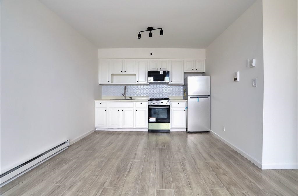 502 CENTRAL AVE Unit: D1