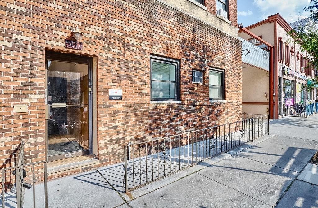 502 CENTRAL AVE Unit: D1