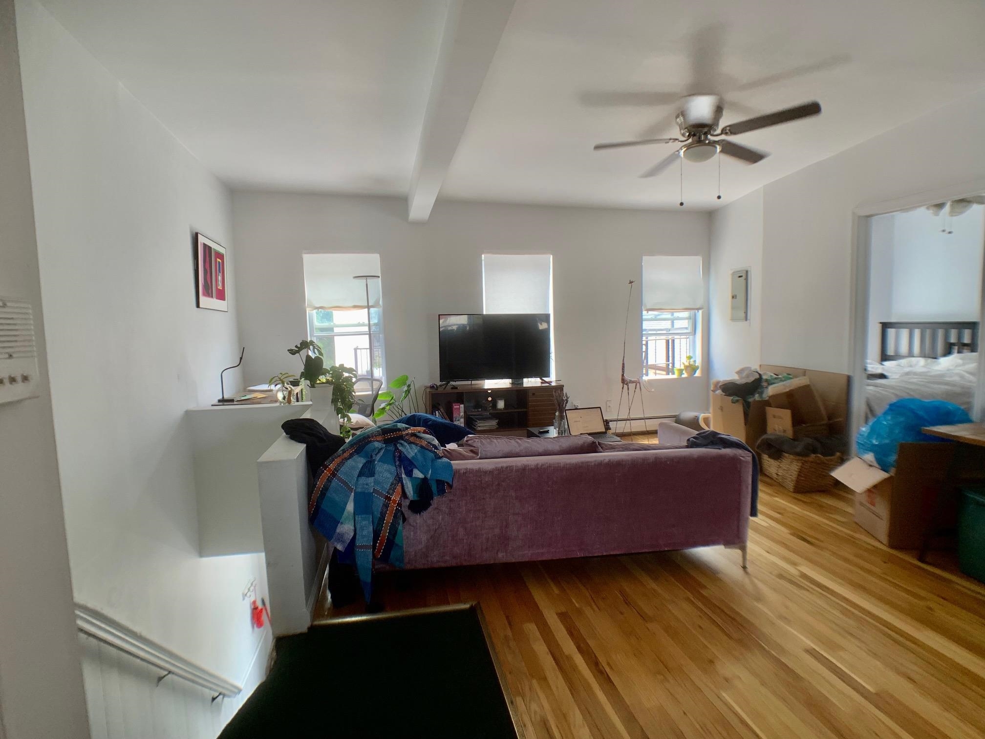 206 4TH ST Unit: 4R