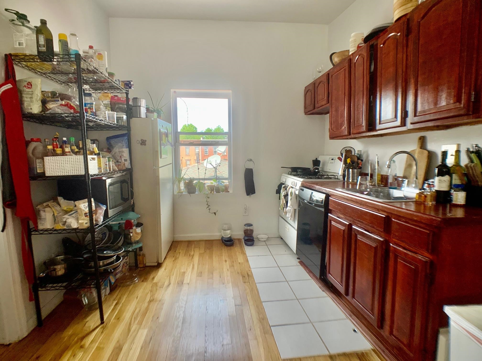 206 4TH ST Unit: 4R