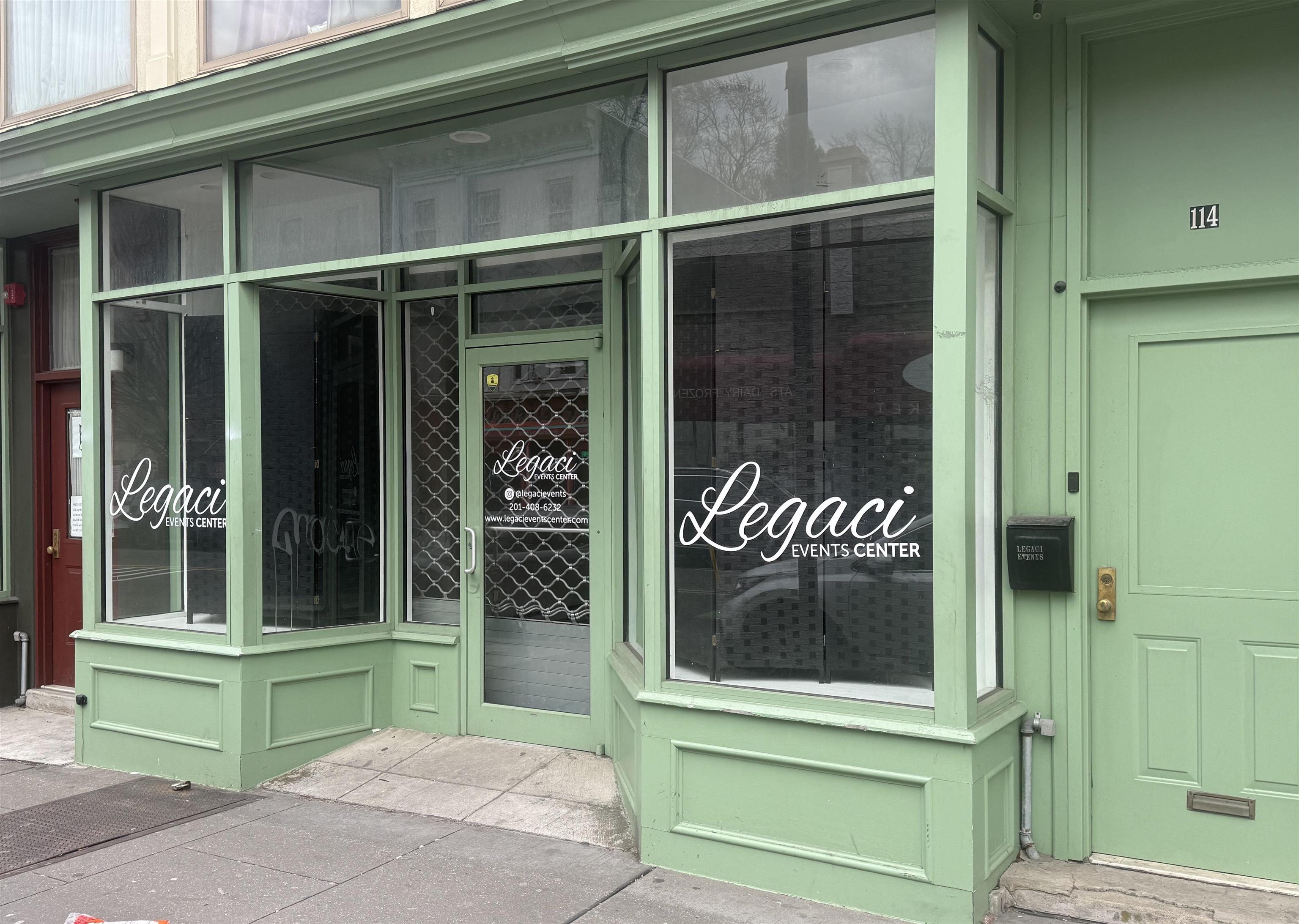 114 MONTICELLO AVE