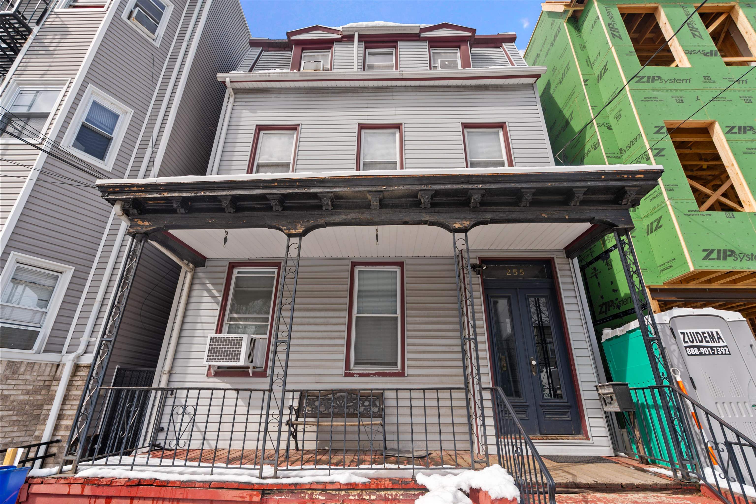 255 SHERMAN AVE Unit: 3