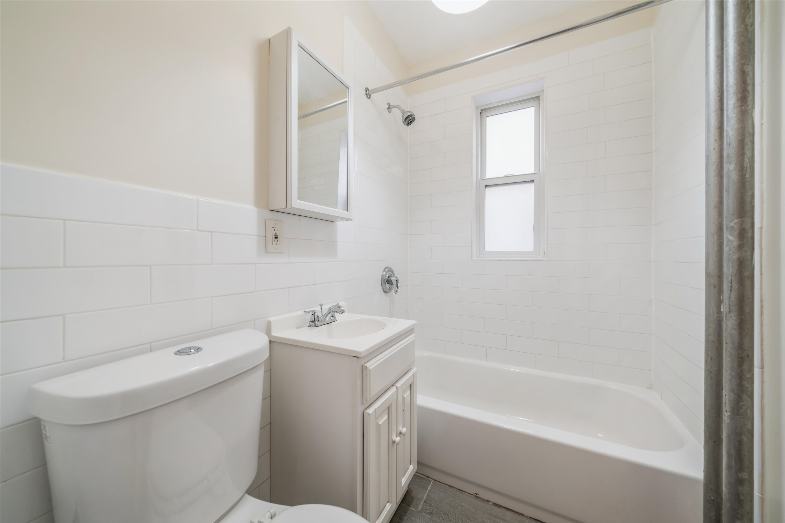 160 VROOM ST Unit: 46