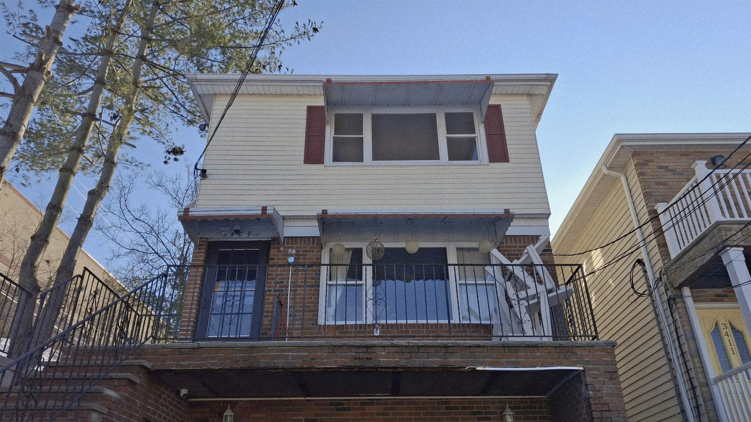 3409 GIVERNAUD TERRACE Unit: 2