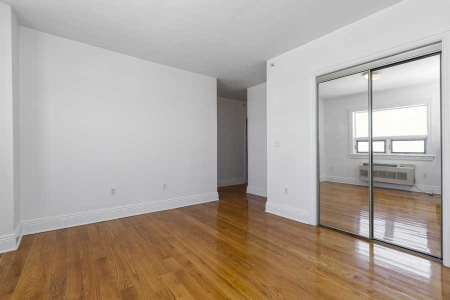 809-815 22ND ST Unit: 1307