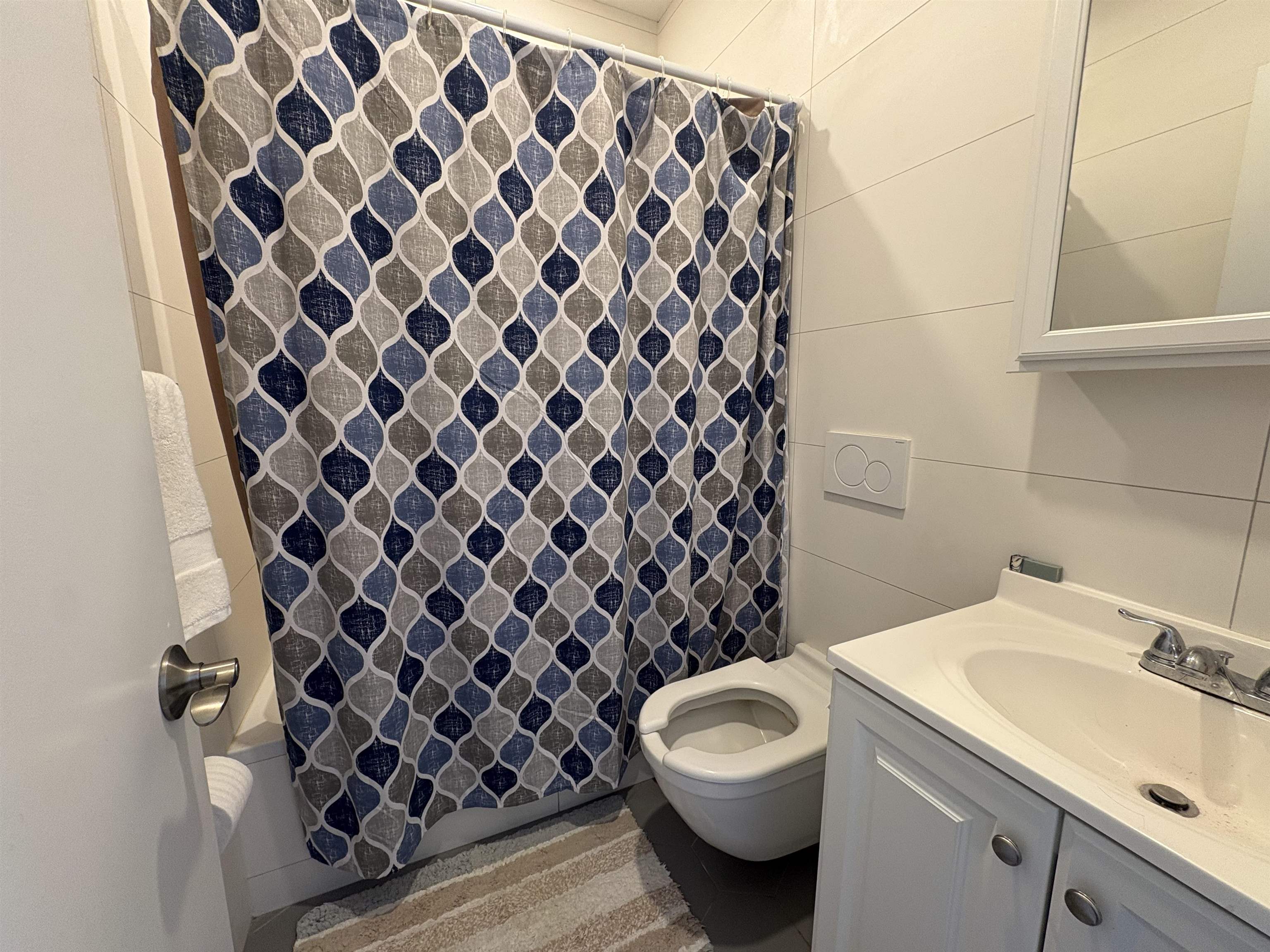 184 WEBSTER AVE Unit: 3