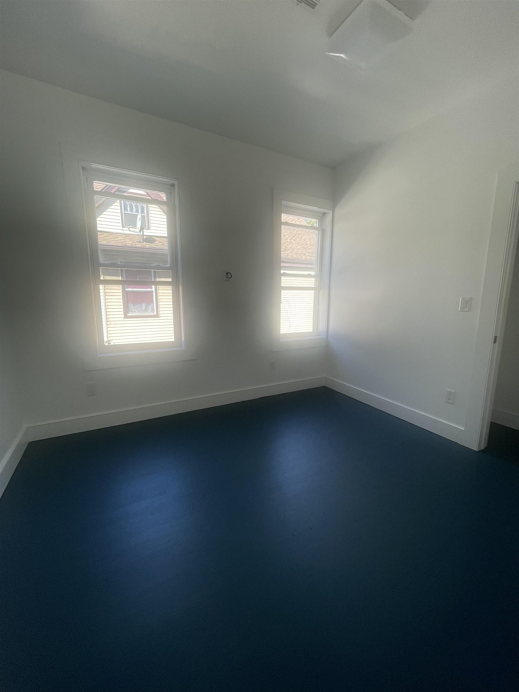 18 WARNER AVE Unit: 2