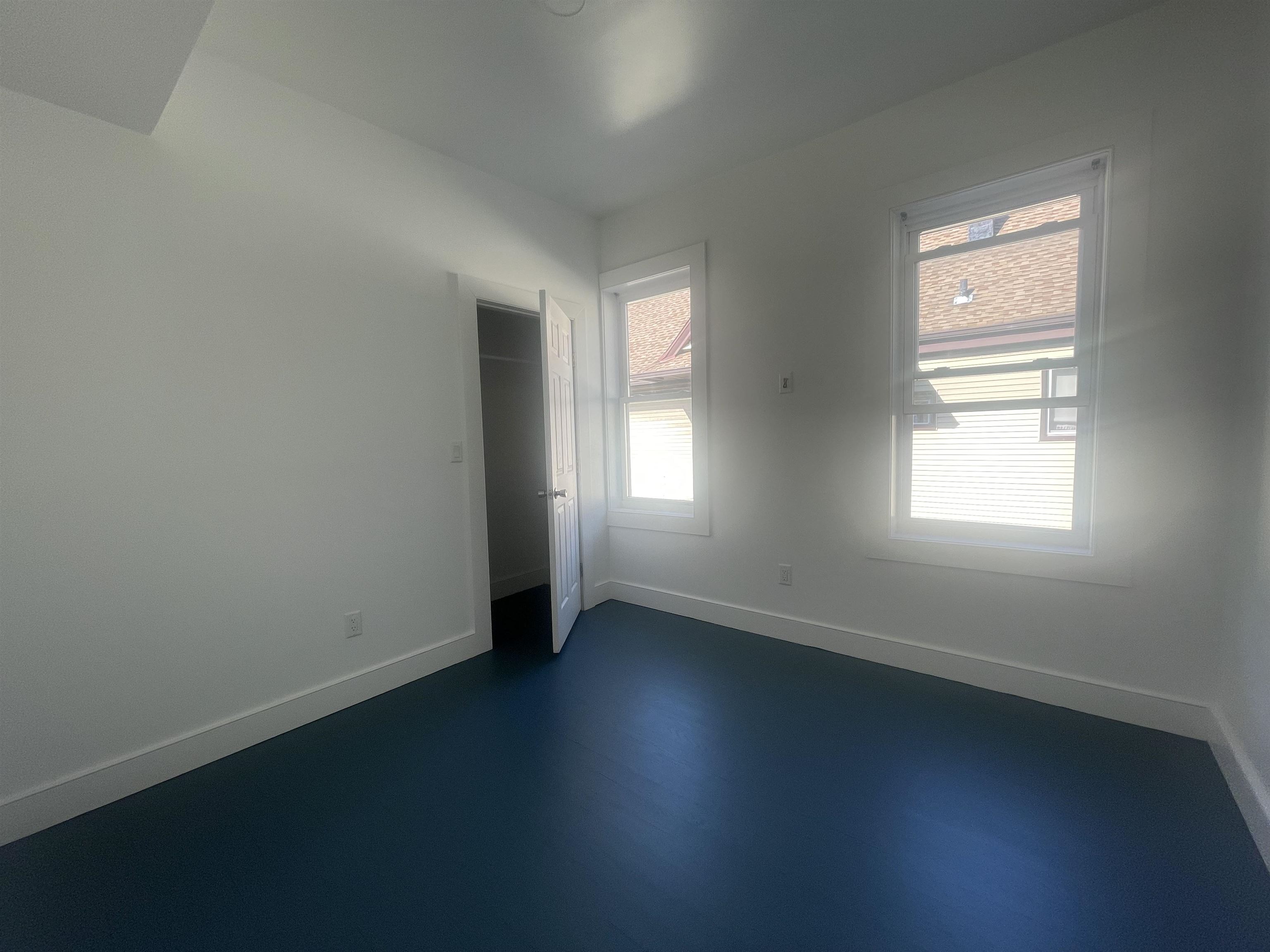 18 WARNER AVE Unit: 2