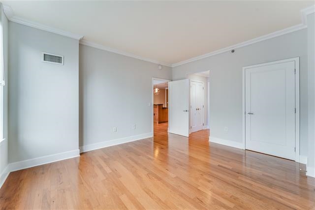 1025 MAXWELL LANE Unit: 909