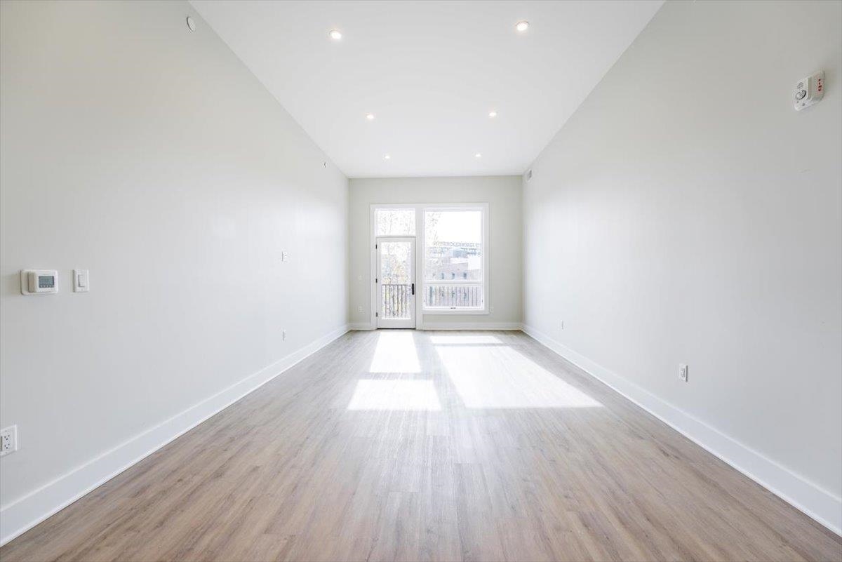 667-665 GRAND ST Unit: 306