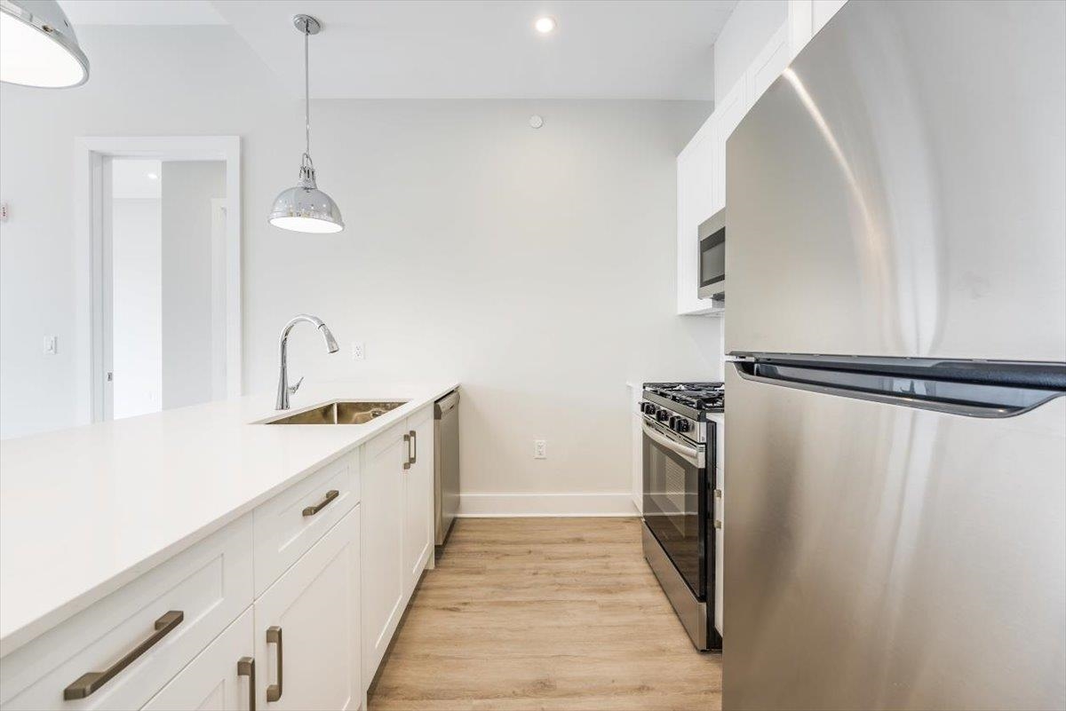 667-665 GRAND ST Unit: 306