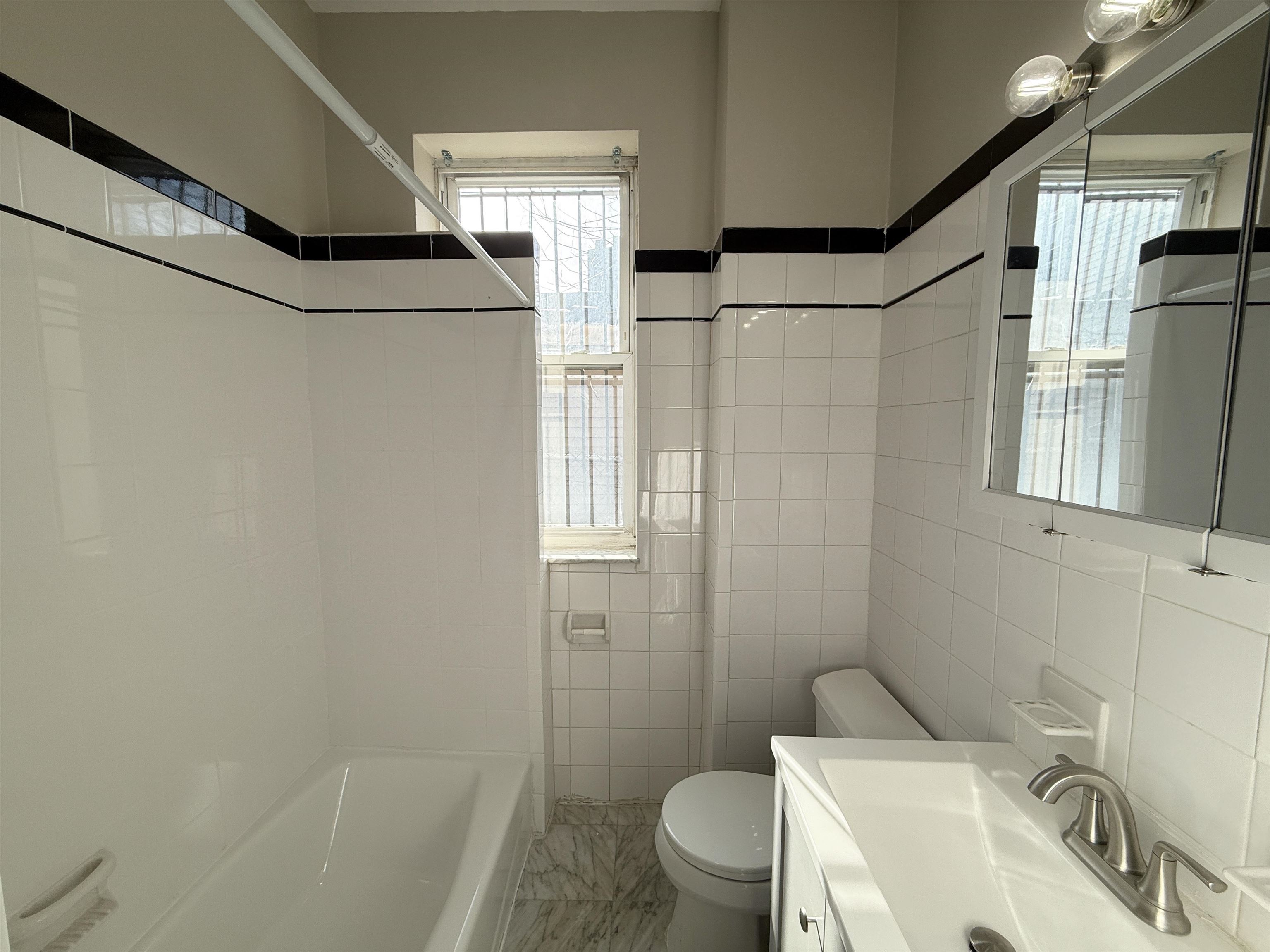 769 WEST SIDE AVE Unit: G (1)