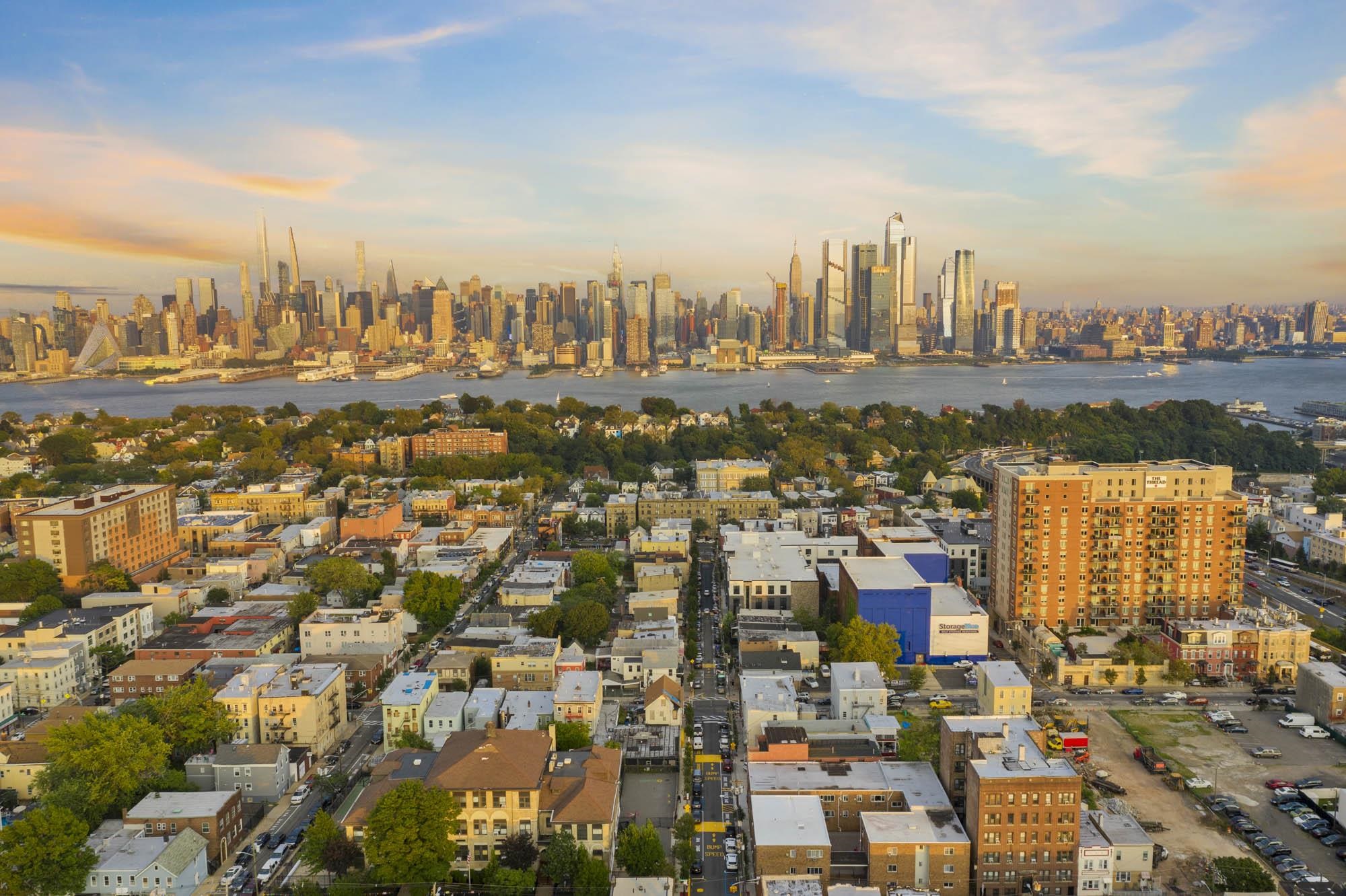 121 34TH ST Unit: 611