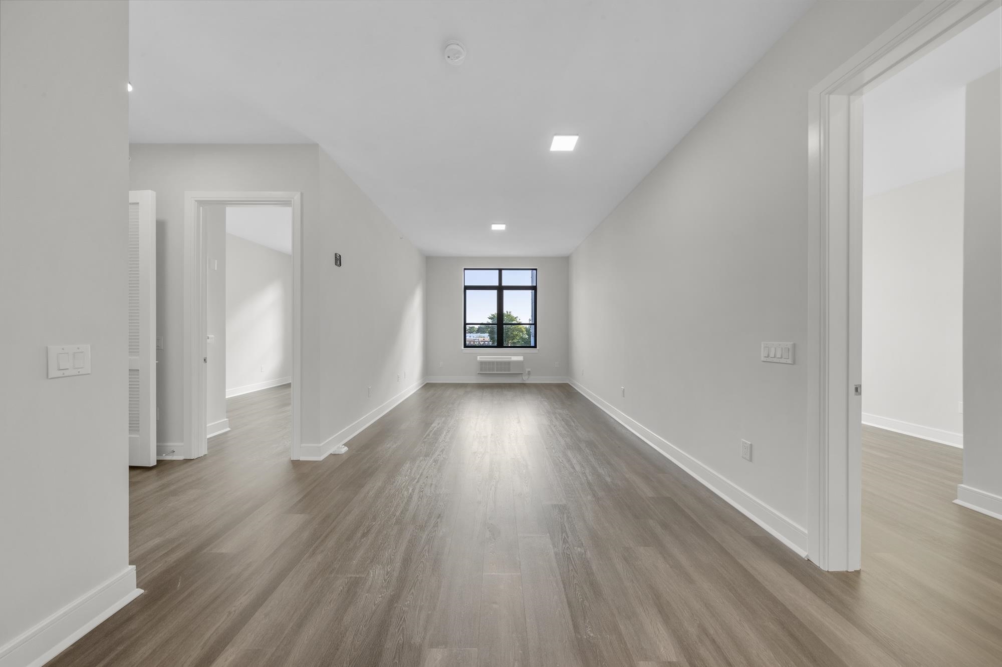 121 34TH ST Unit: 611
