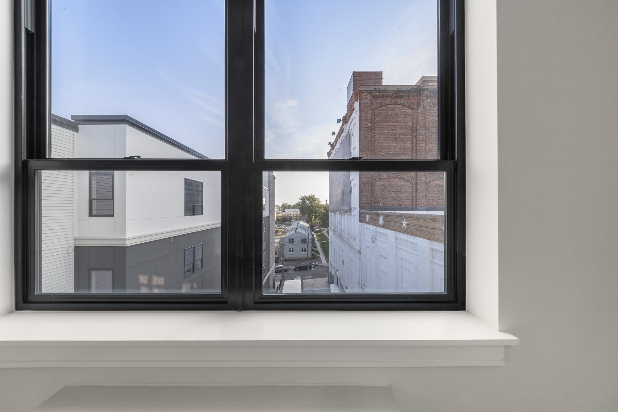 121 34TH ST Unit: 611