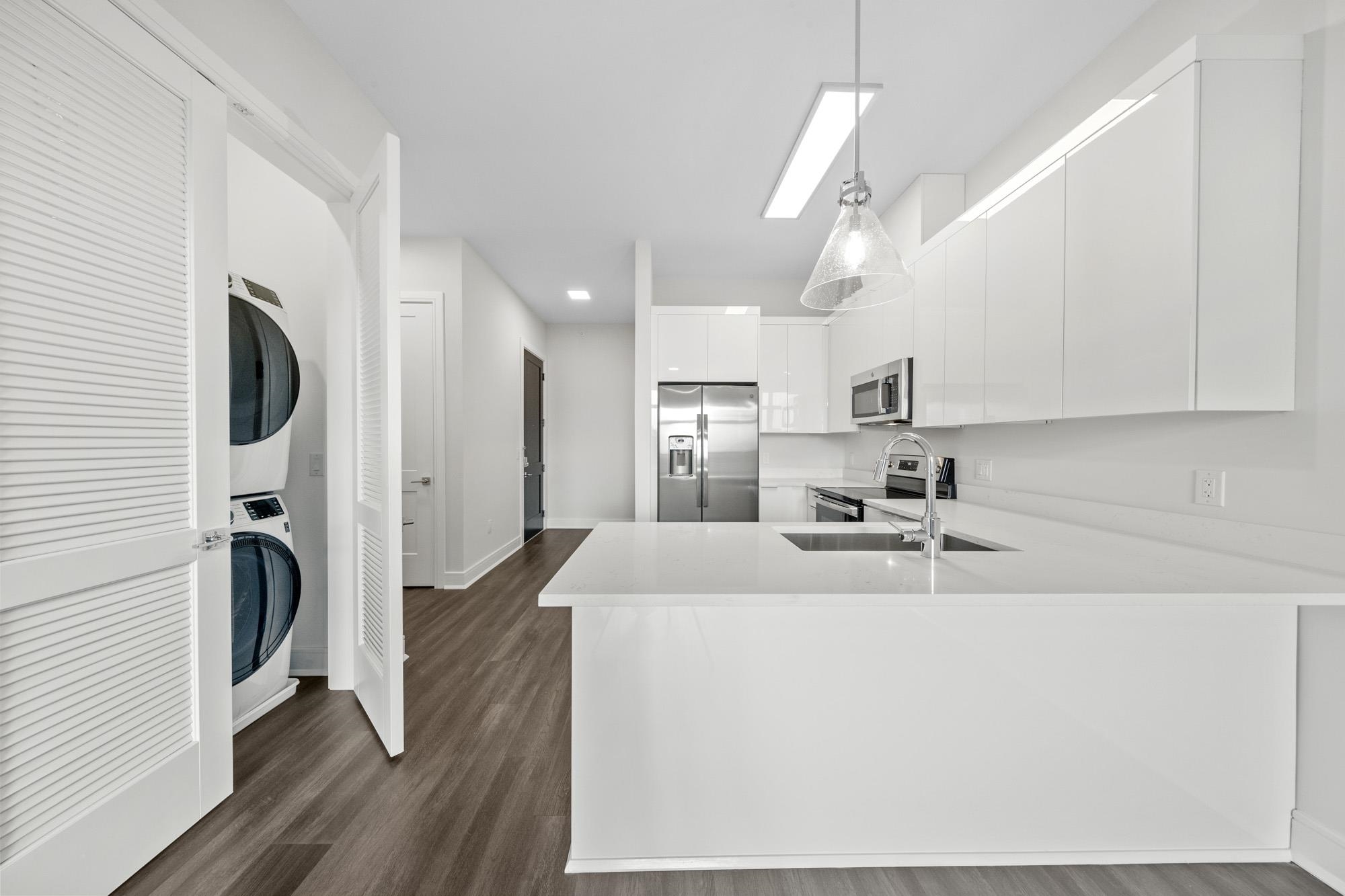 121 34TH ST Unit: 415