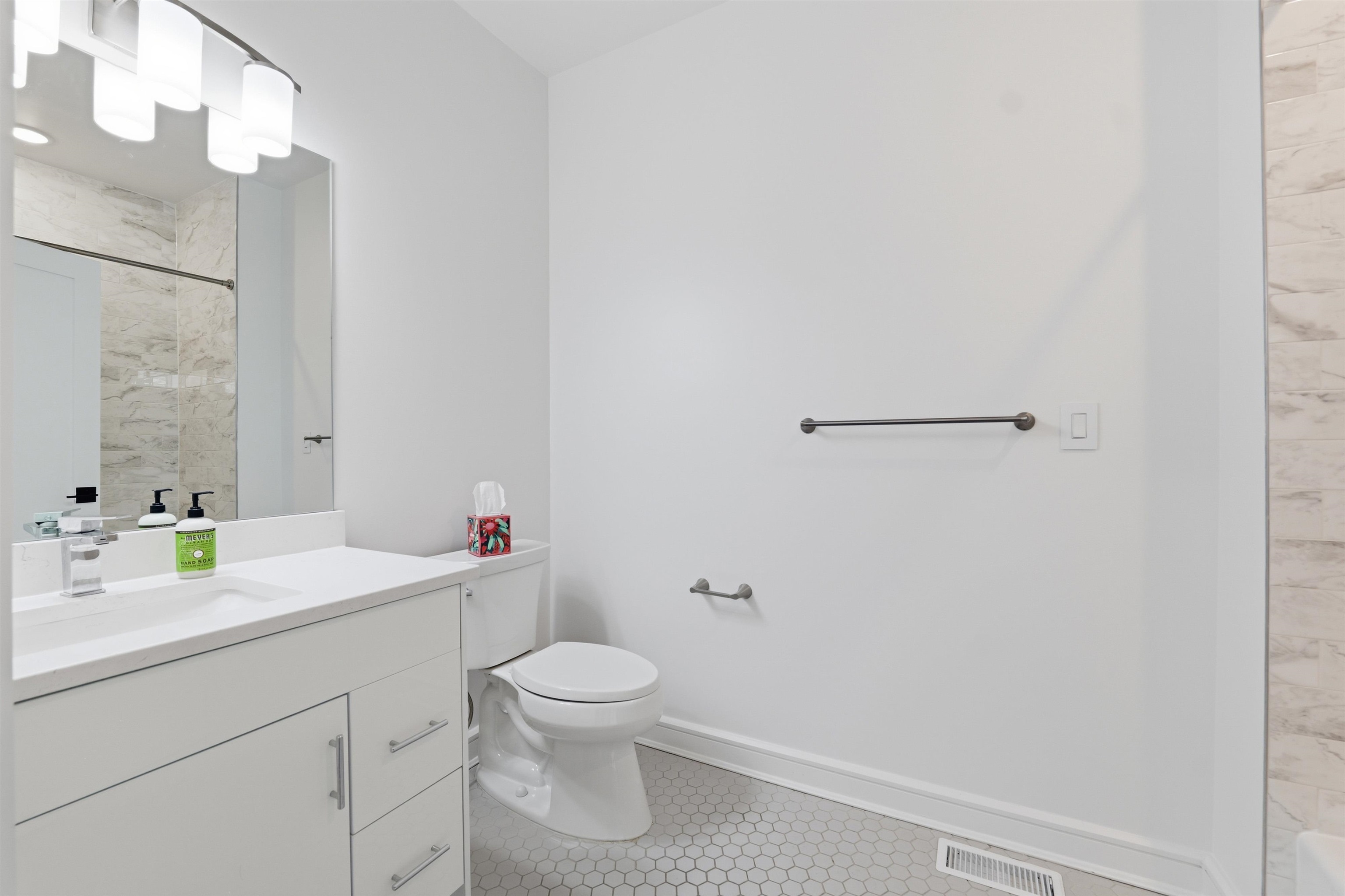 974 SUMMIT AVE Unit: 406