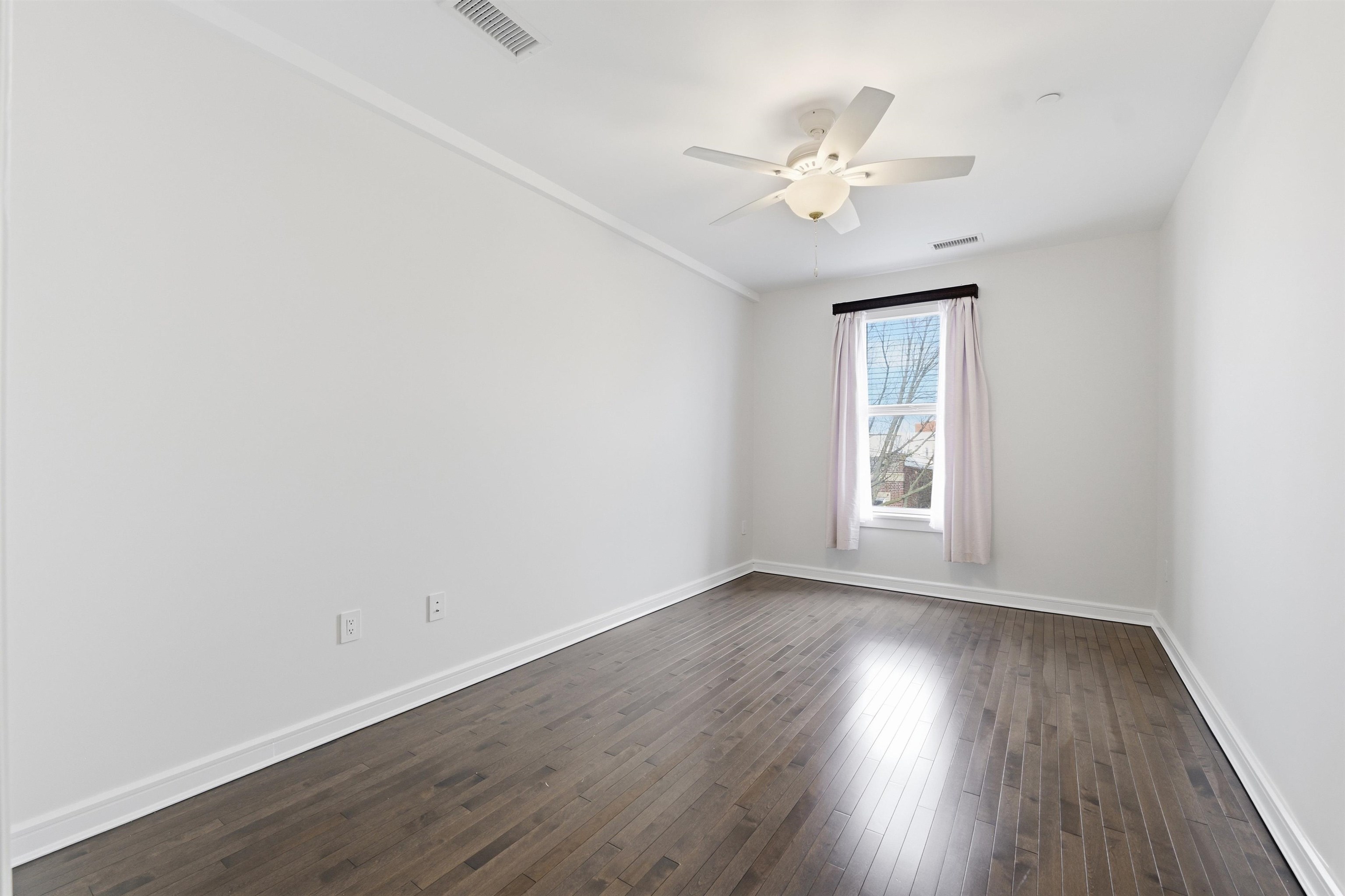 974 SUMMIT AVE Unit: 406