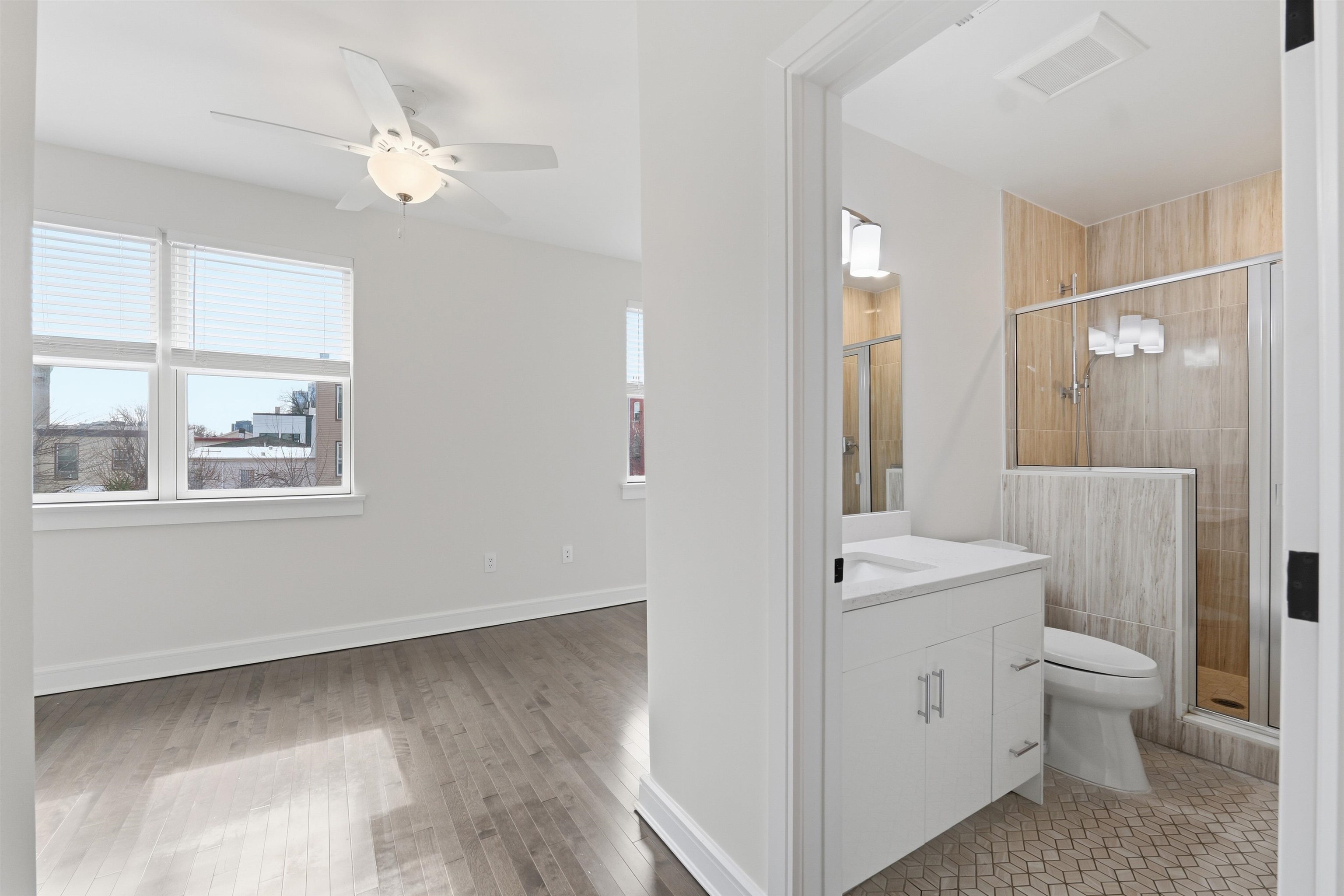 974 SUMMIT AVE Unit: 406