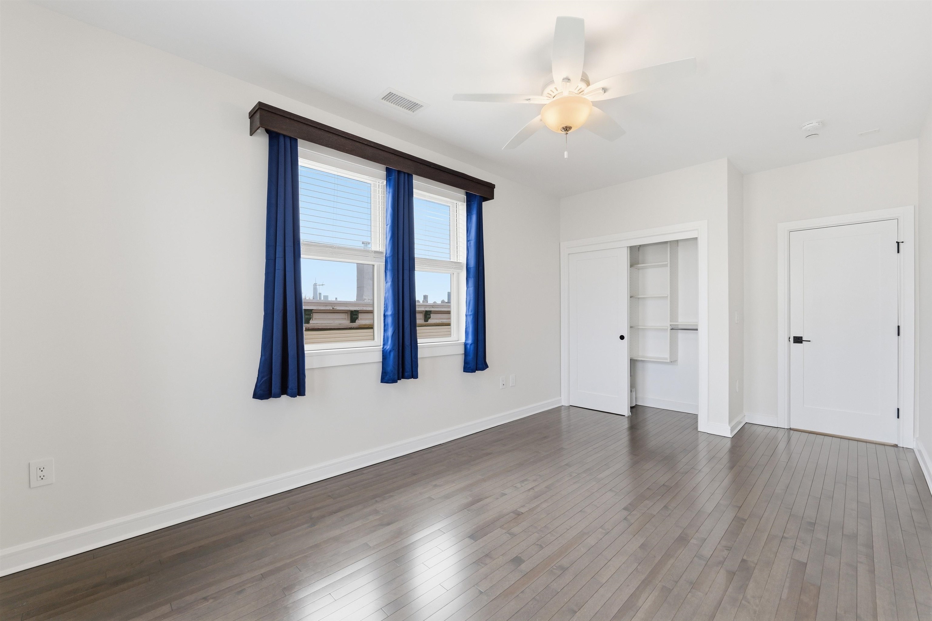 974 SUMMIT AVE Unit: 406