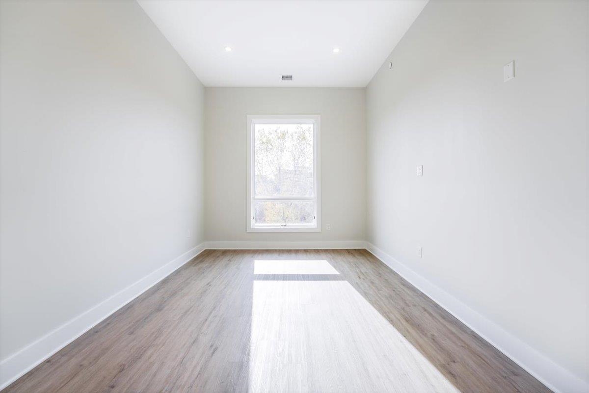 667-665 GRAND ST Unit: 306