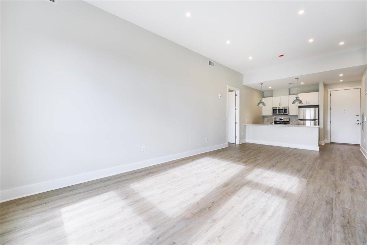 667-665 GRAND ST Unit: 306