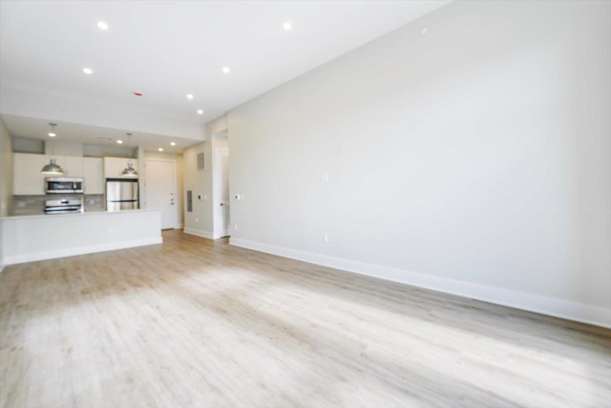 667-665 GRAND ST Unit: 306