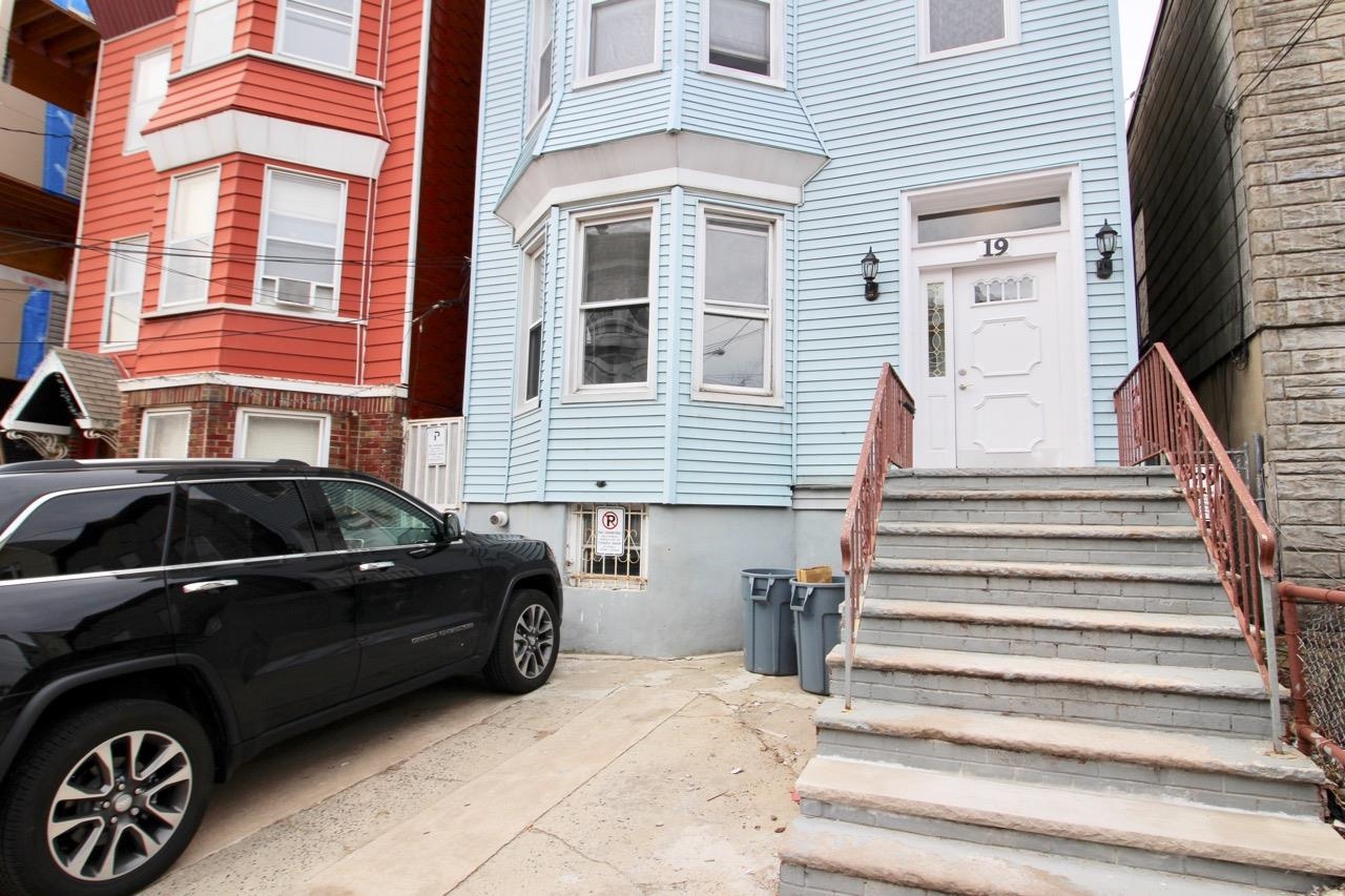 19 GRAHAM ST Unit: 1