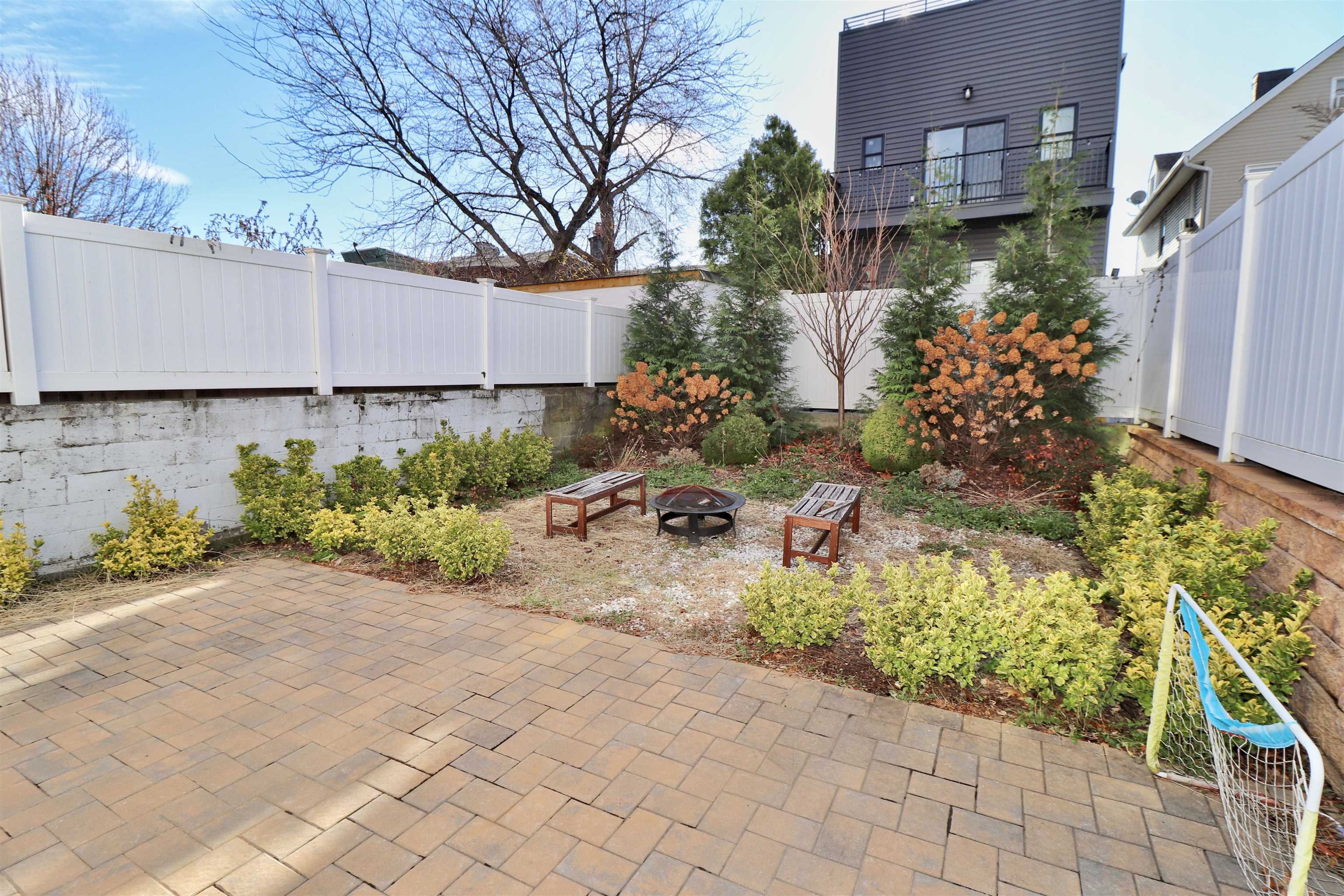 19 GRAHAM ST Unit: 1