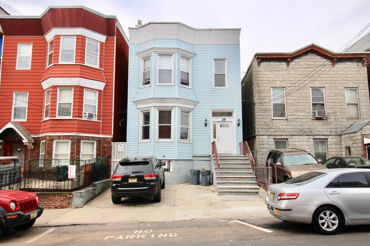 19 GRAHAM ST Unit: 1