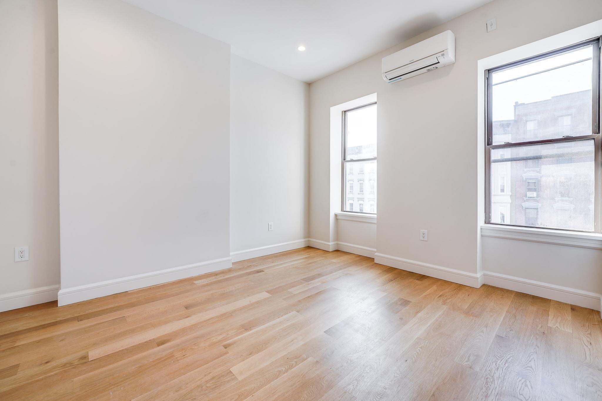 1021 WASHINGTON ST Unit: 4