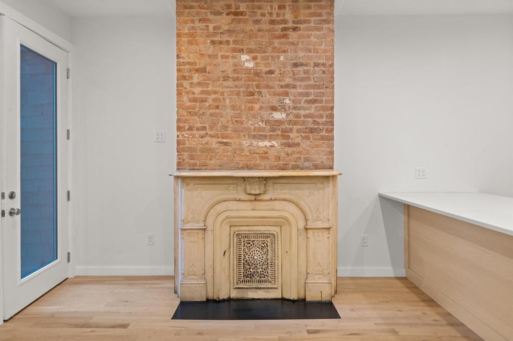 119 STORMS AVE Unit: 1