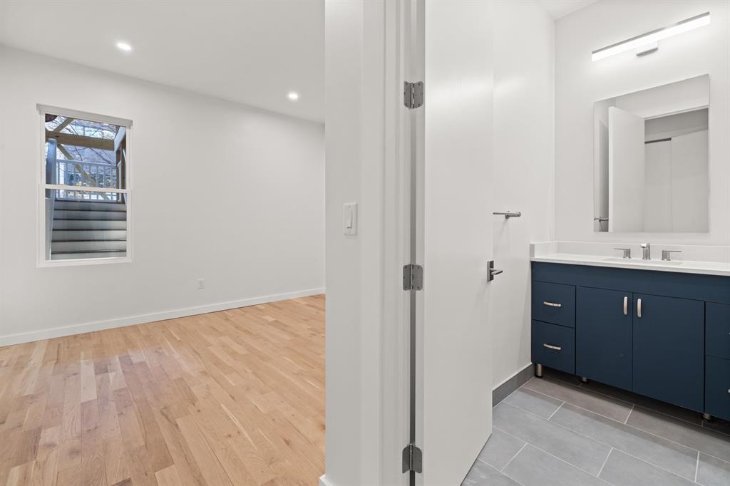 119 STORMS AVE Unit: 1