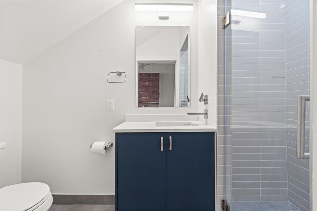 119 STORMS AVE Unit: 1