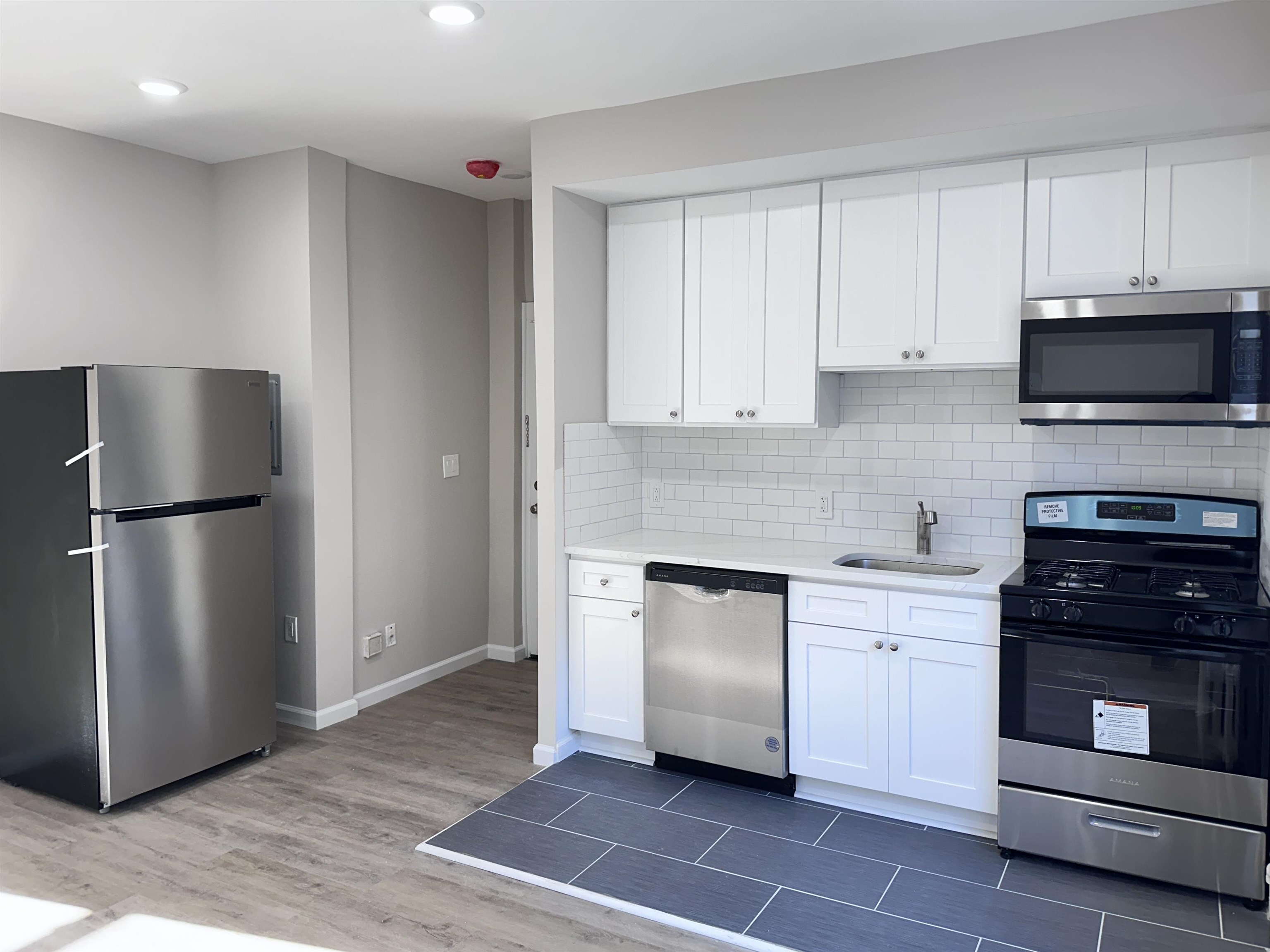 160 VROOM ST Unit: 1