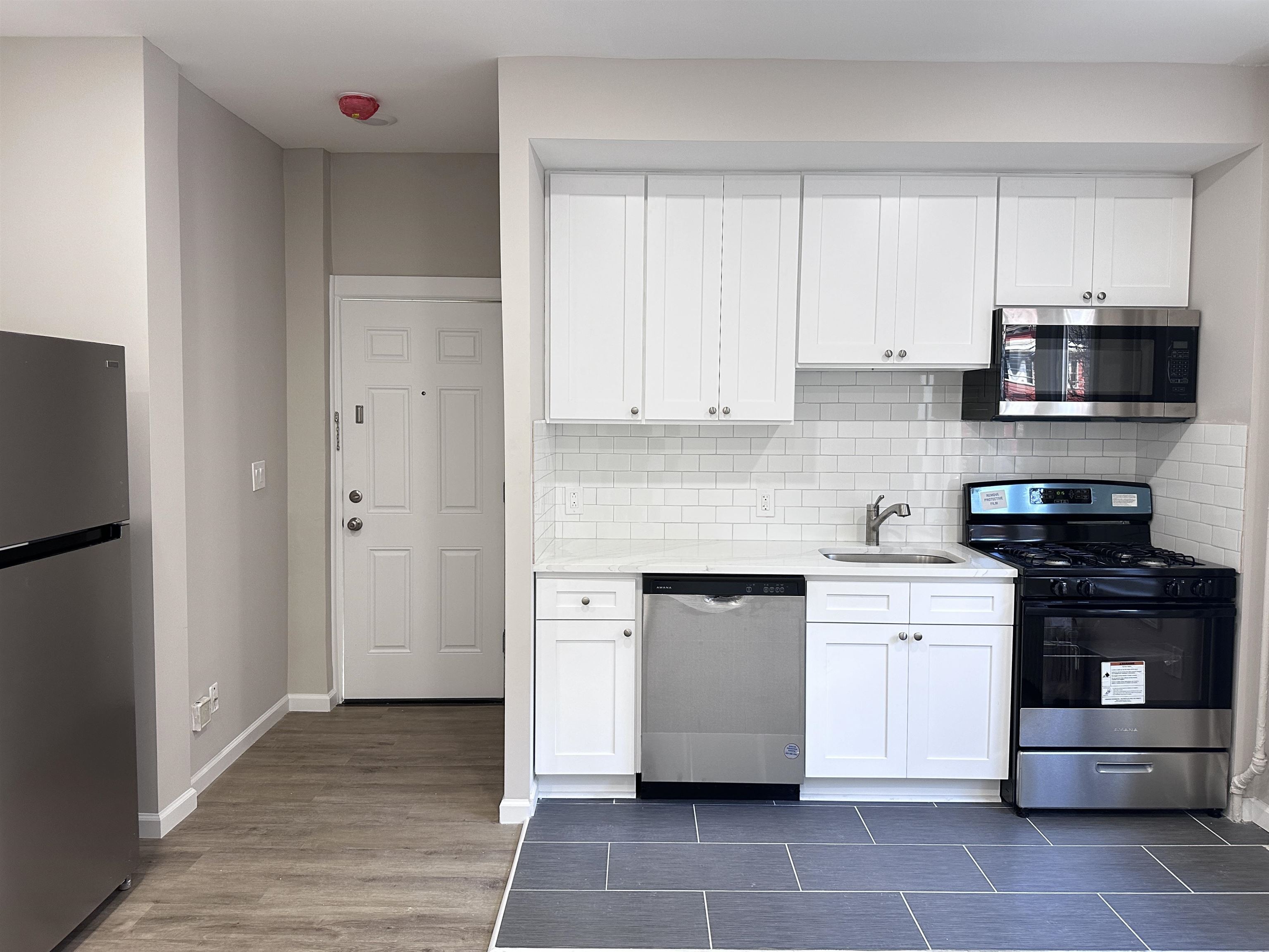 160 VROOM ST Unit: 1