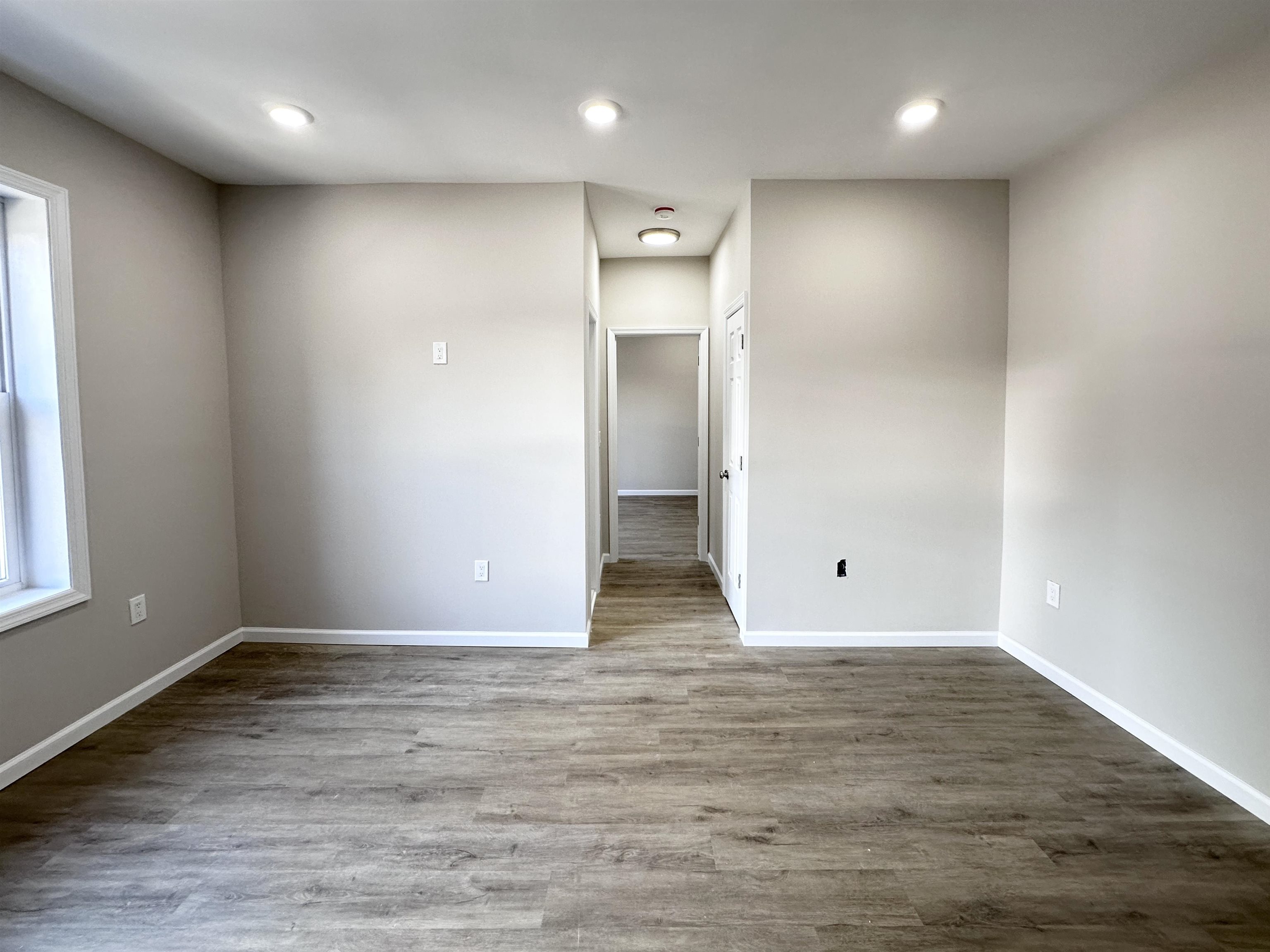 160 VROOM ST Unit: 1