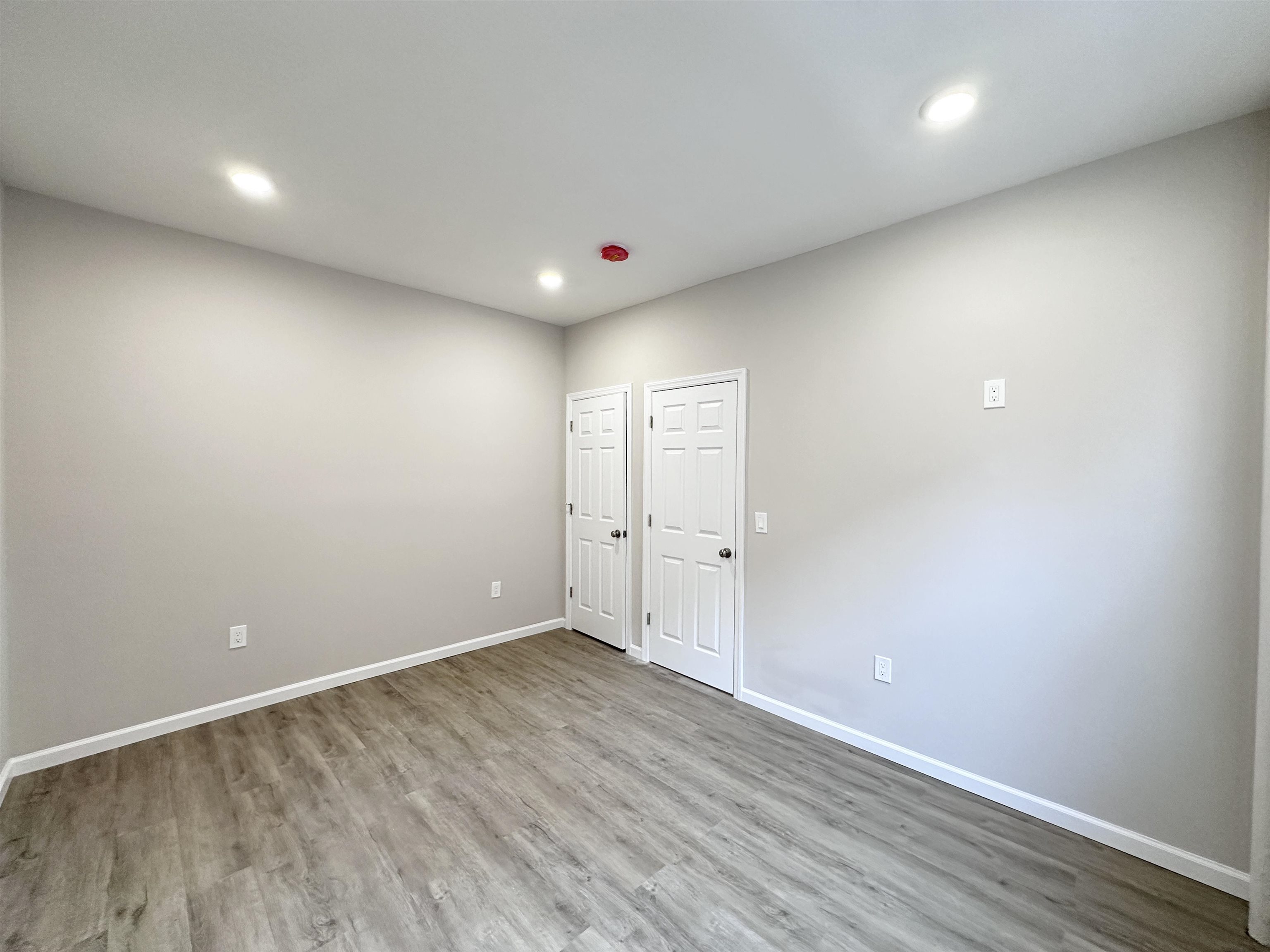 160 VROOM ST Unit: 1