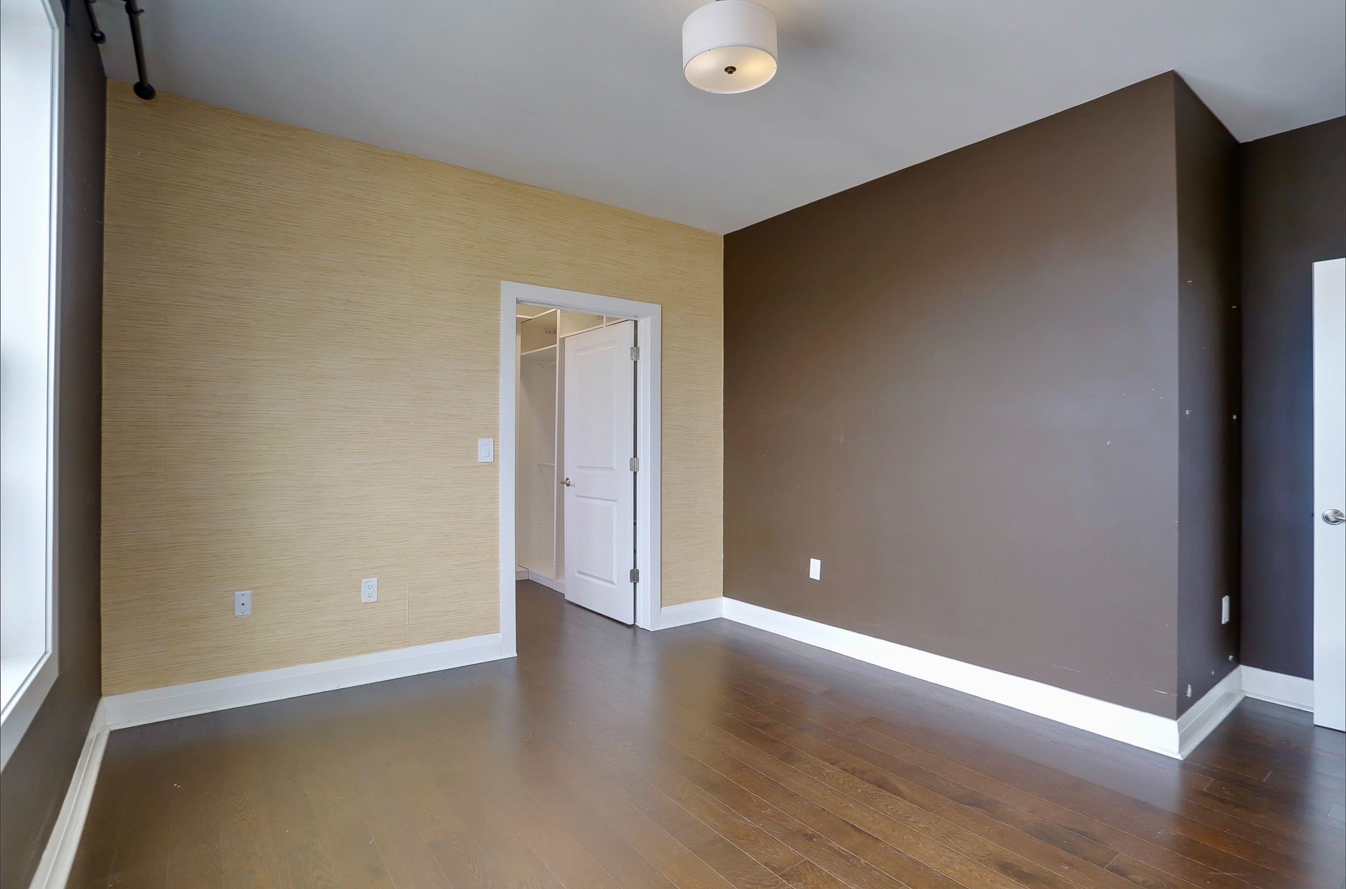 1901 SUMMIT AVE Unit: 207